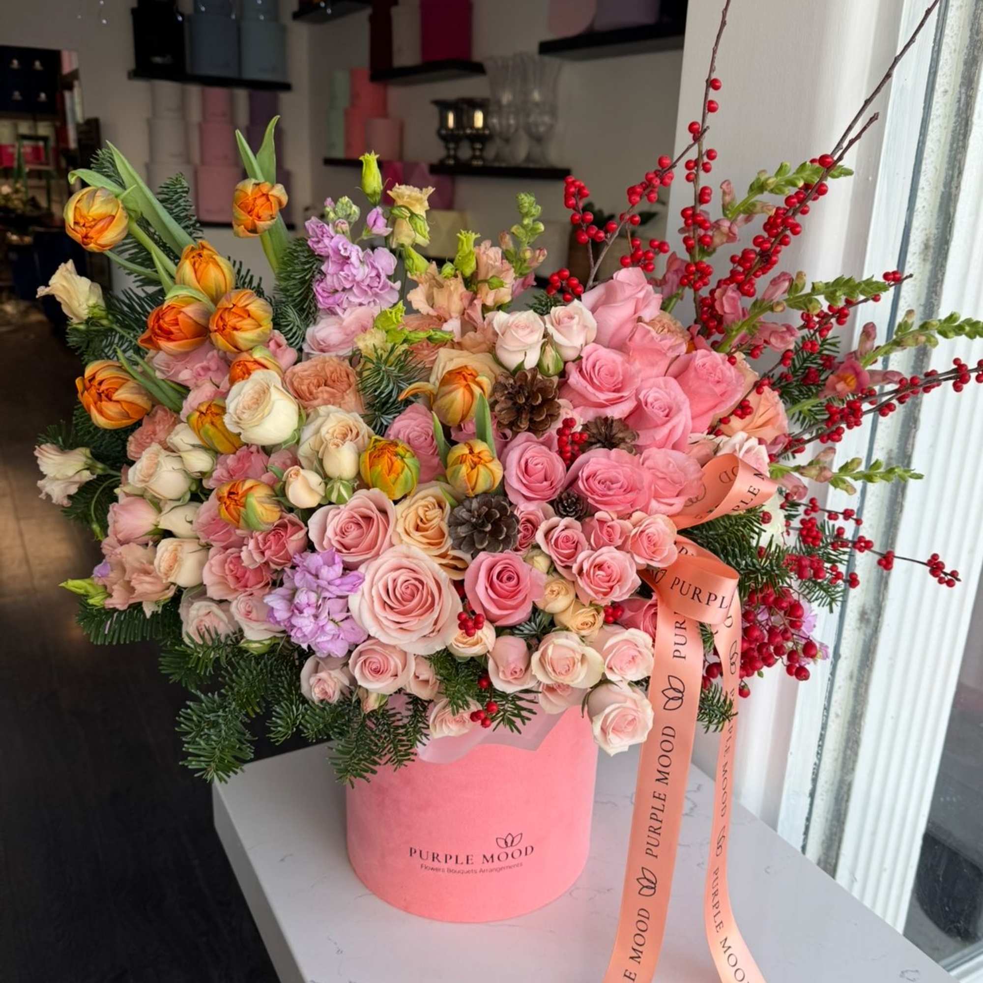 Coral box with flowers.
Standard size same as pictured. Container size D6.75'x H7.5'
Deluxe