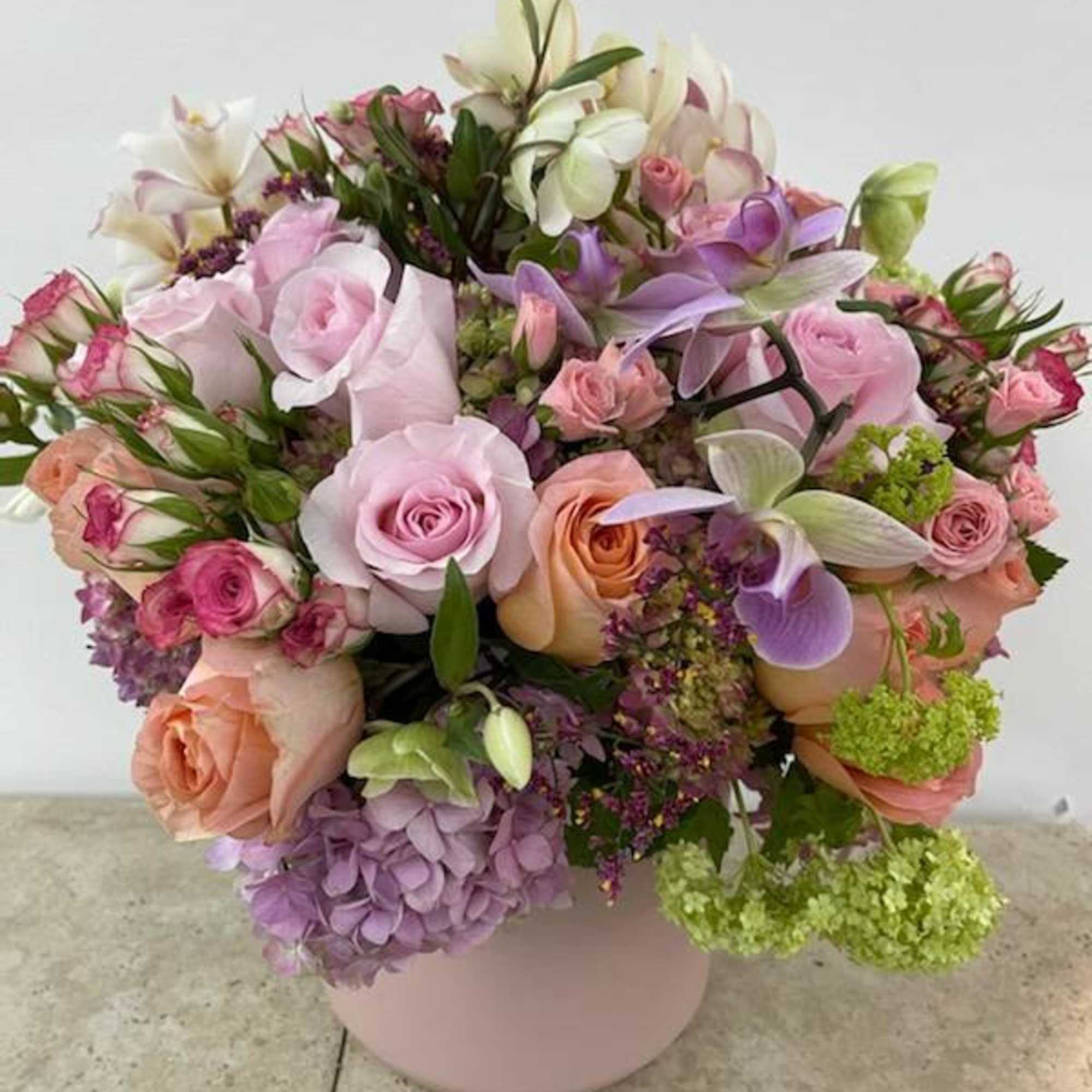 The Harmonious Blend: A Designer&#039;s Choice Mix Flower Arrangement is a testament