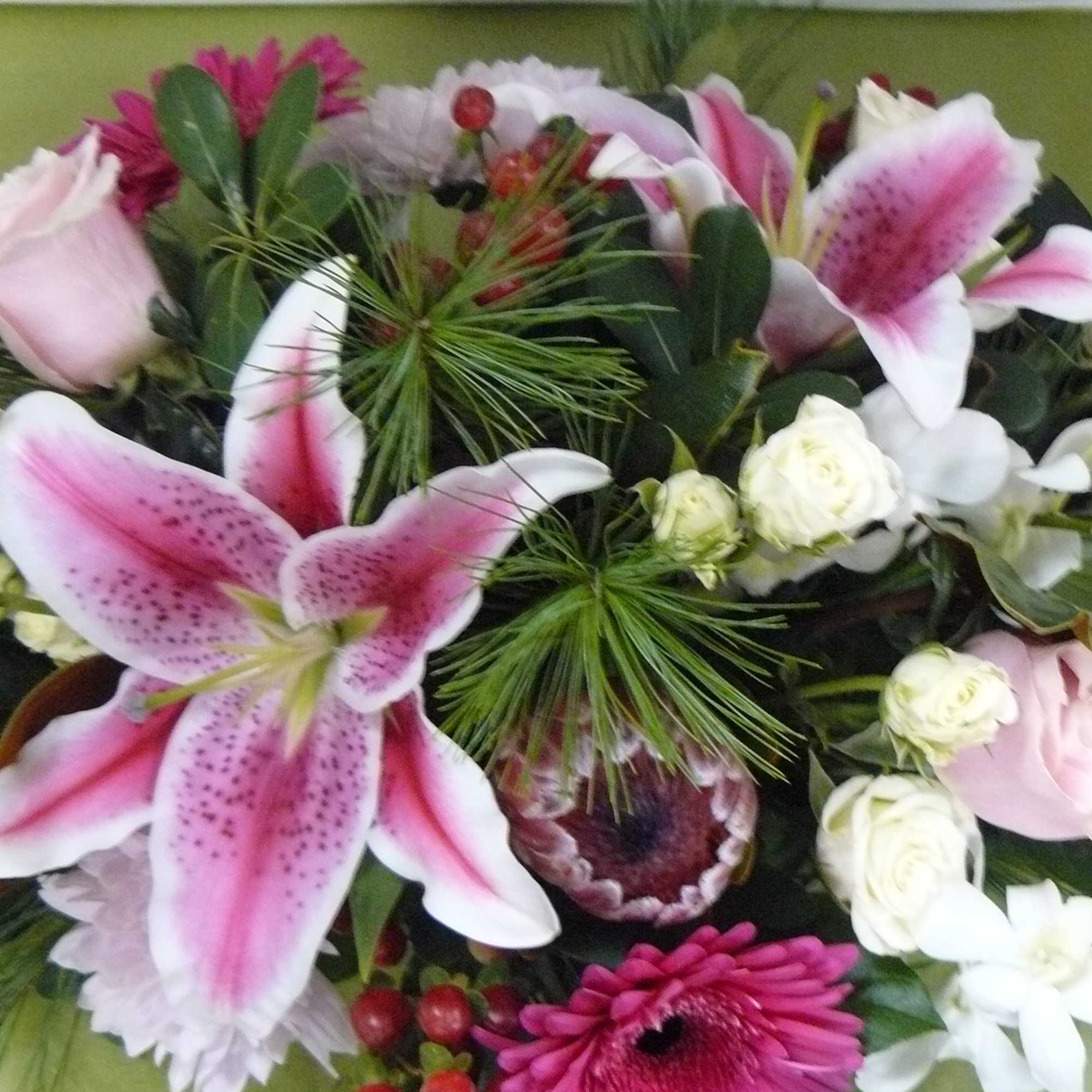 Roses, Gerbera Daisies, Berries, Lilies, Alstroemeria / Lisianthus, Dendrobium Orchids,  Variety