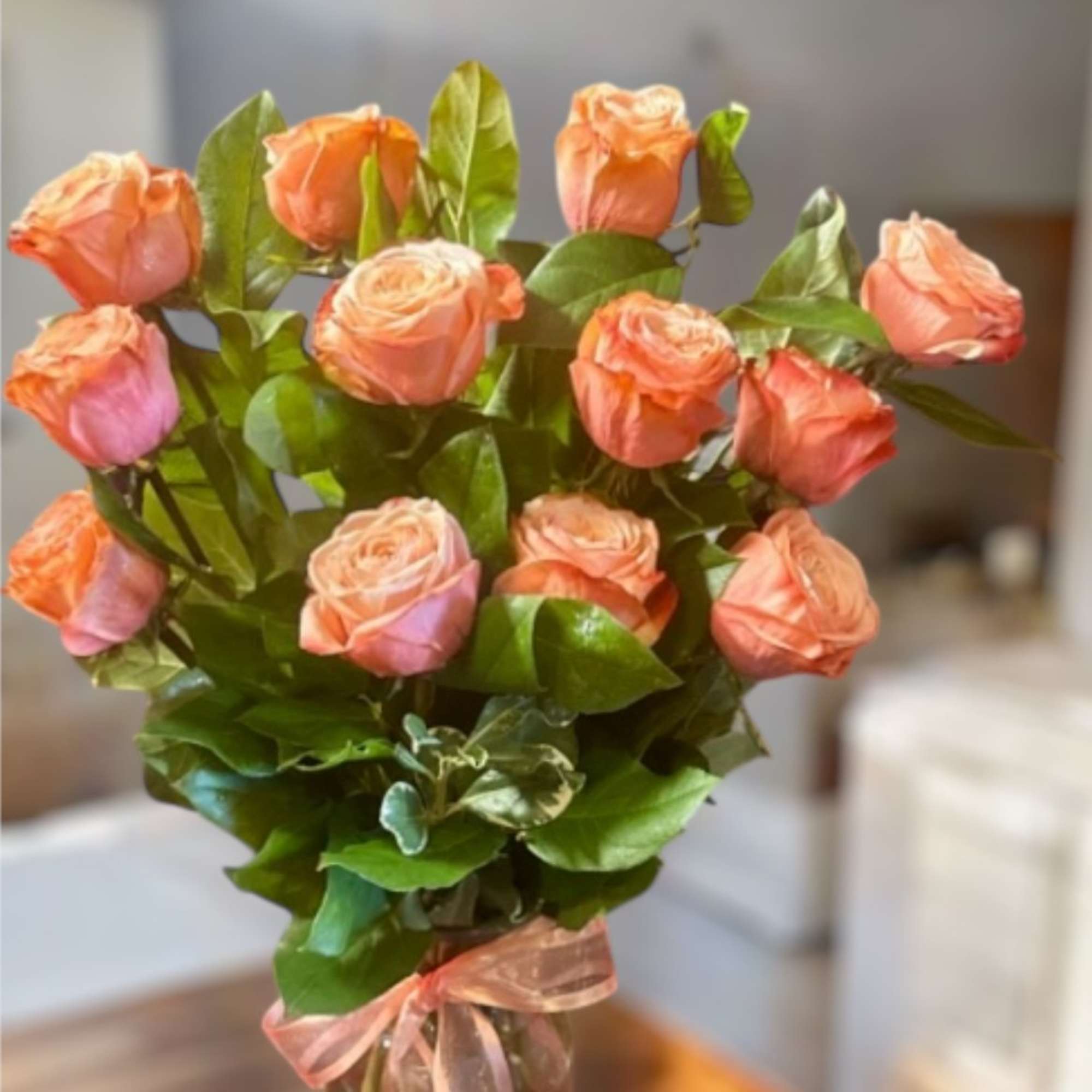 Arrangement measures approximately 19"H
Short stem Kahala Garden Roses in a Vase, available