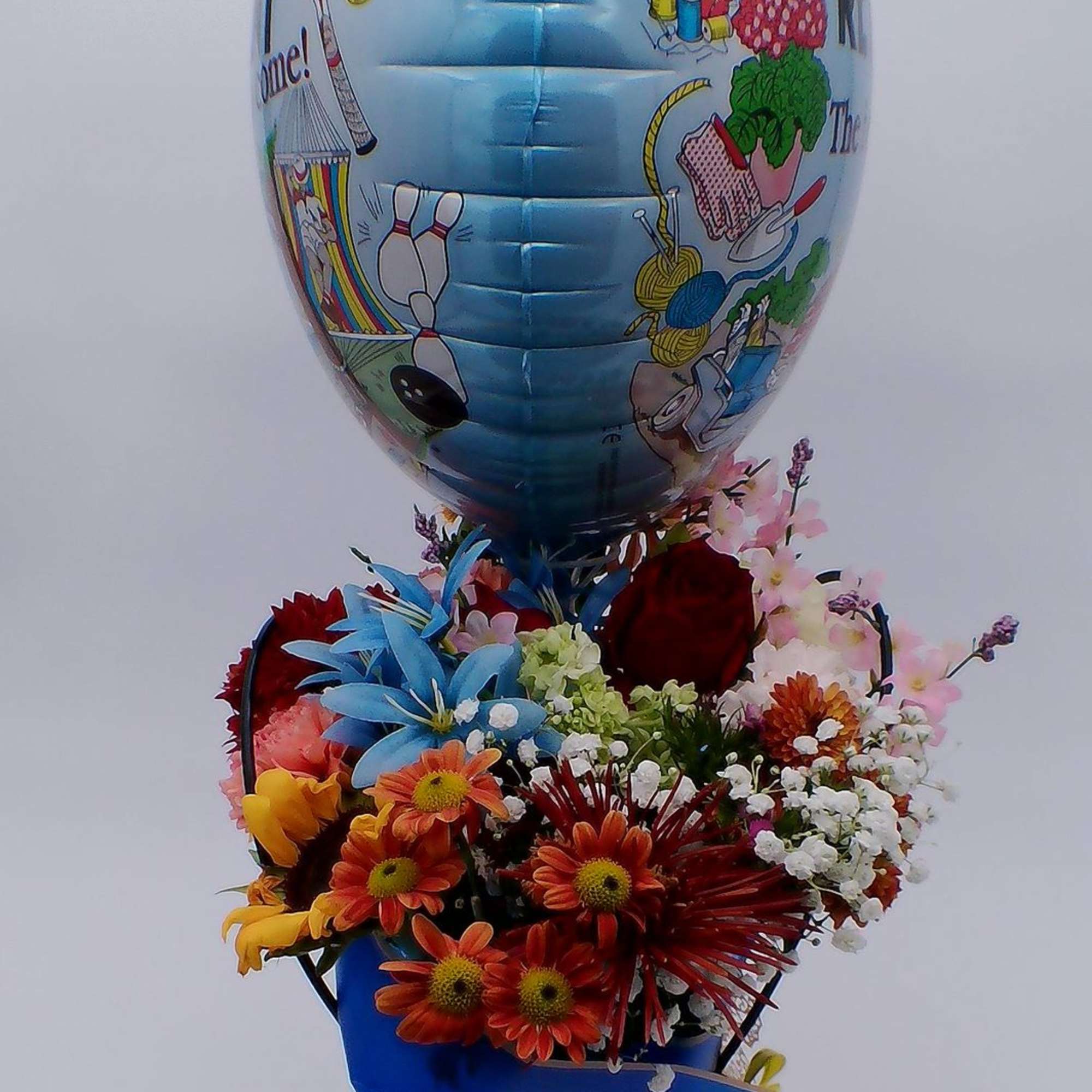 Mixed Fresh Flowers (14&ndash;16 stems)A cheerful blend of 4 carnations, 2 daisies