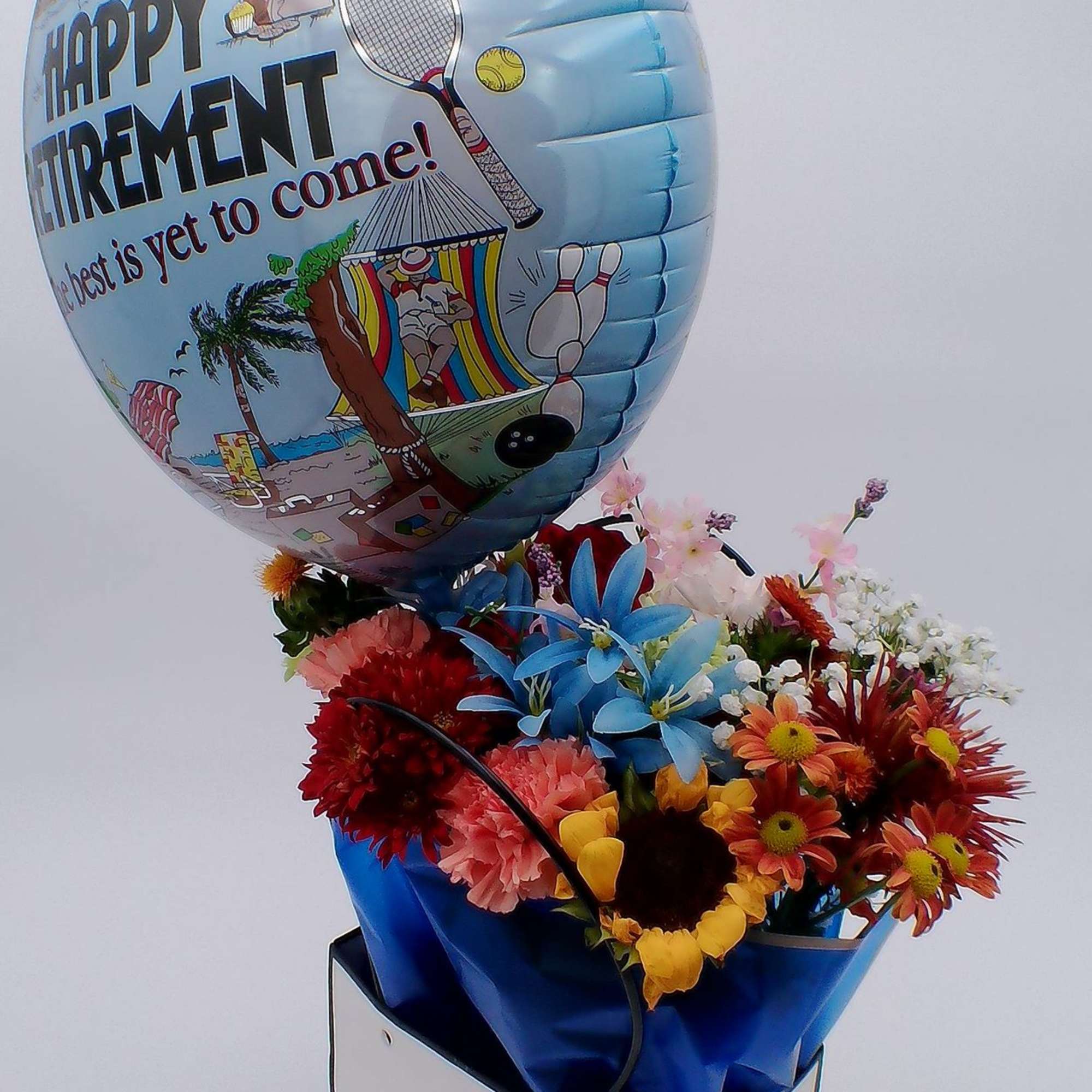 Mixed Fresh Flowers (14&ndash;16 stems)A cheerful blend of 4 carnations, 2 daisies