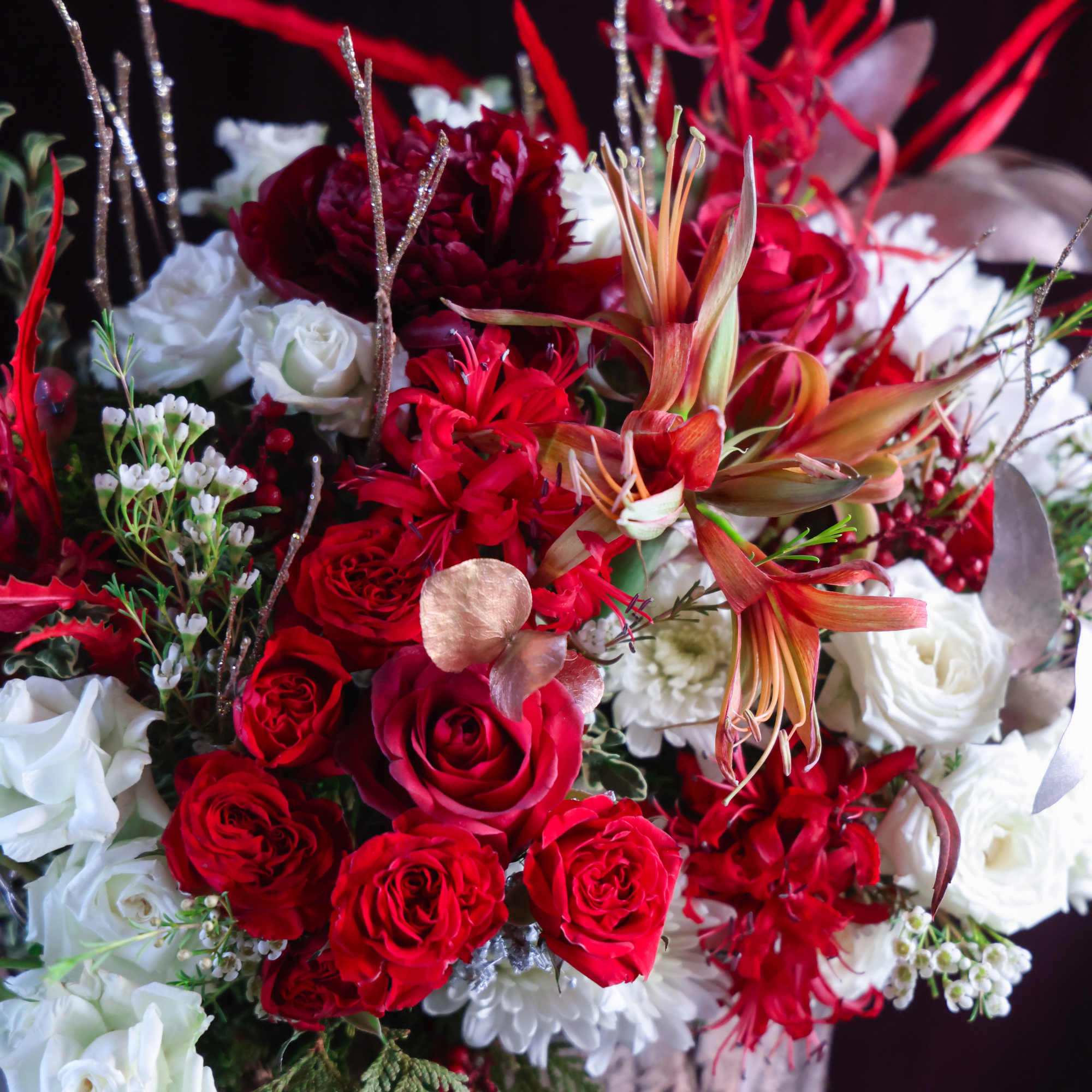 Custom, one of a kind floral arrangements by floral artist Stacy Leafsong.

Arrangement
