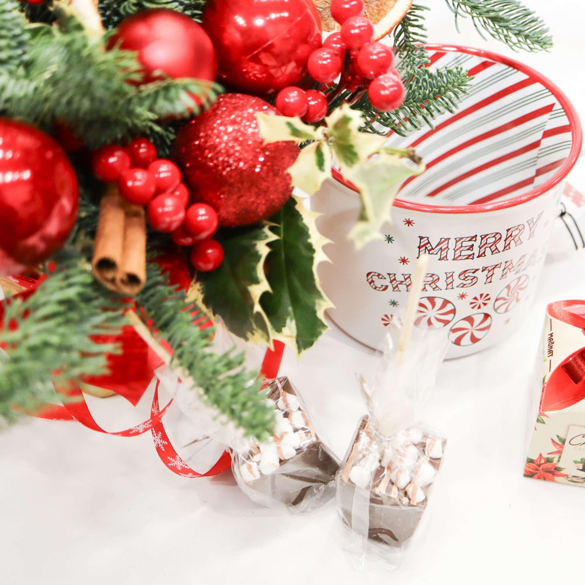 Who doesn't love hot chocolate? That why we prepared the perfect gift