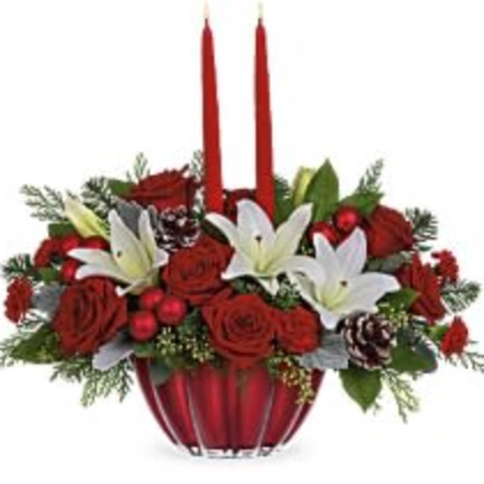 Spread joy with this festive holiday centerpiece featuring a stunning scalloped glass