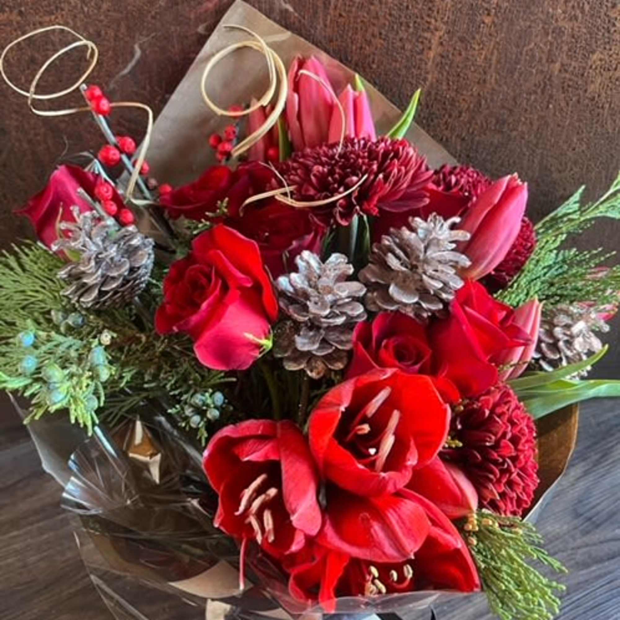 Surprise your special someone with a breathtaking bundle that will surely bring