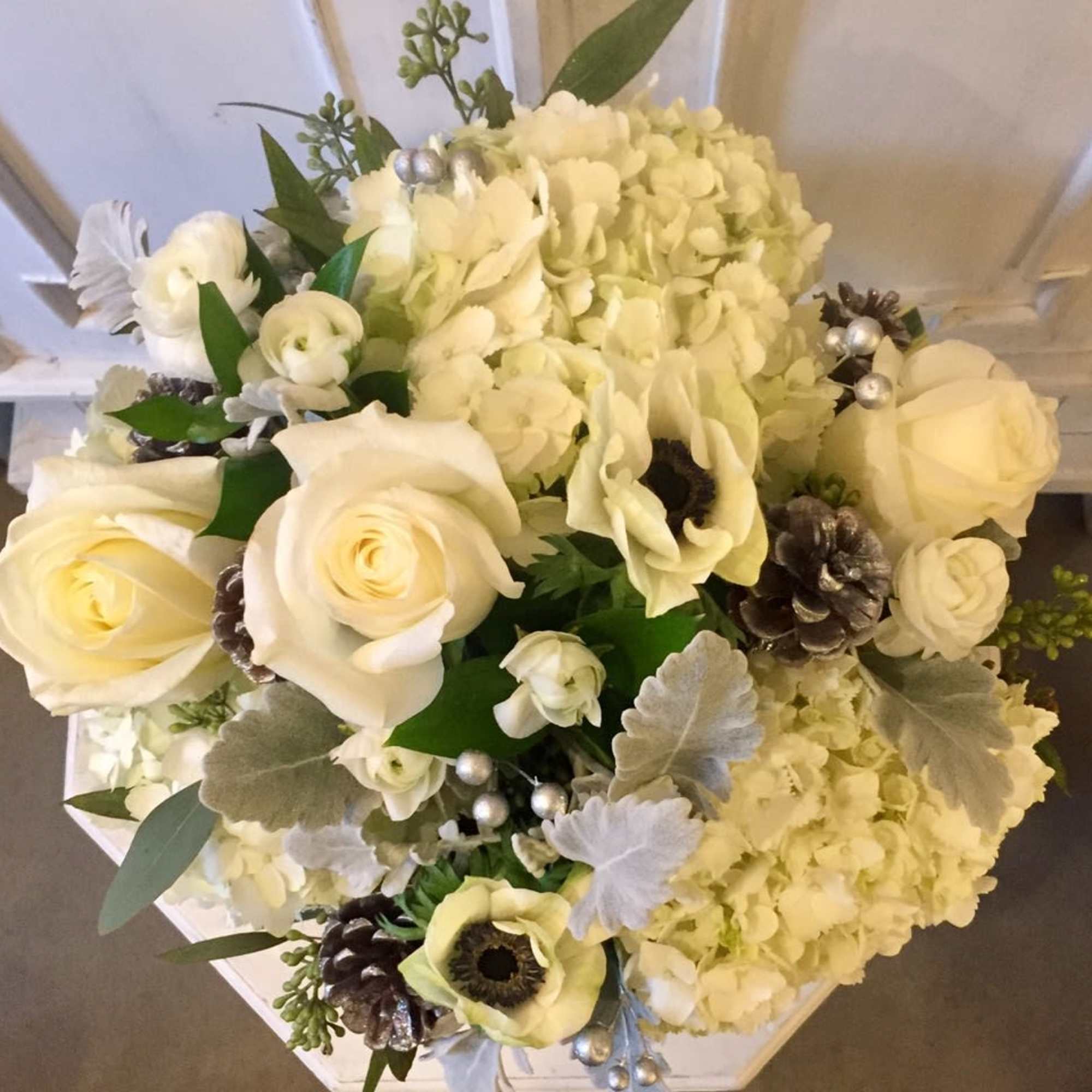 Colors of Silver, White and Green will spread cheer with this captivating