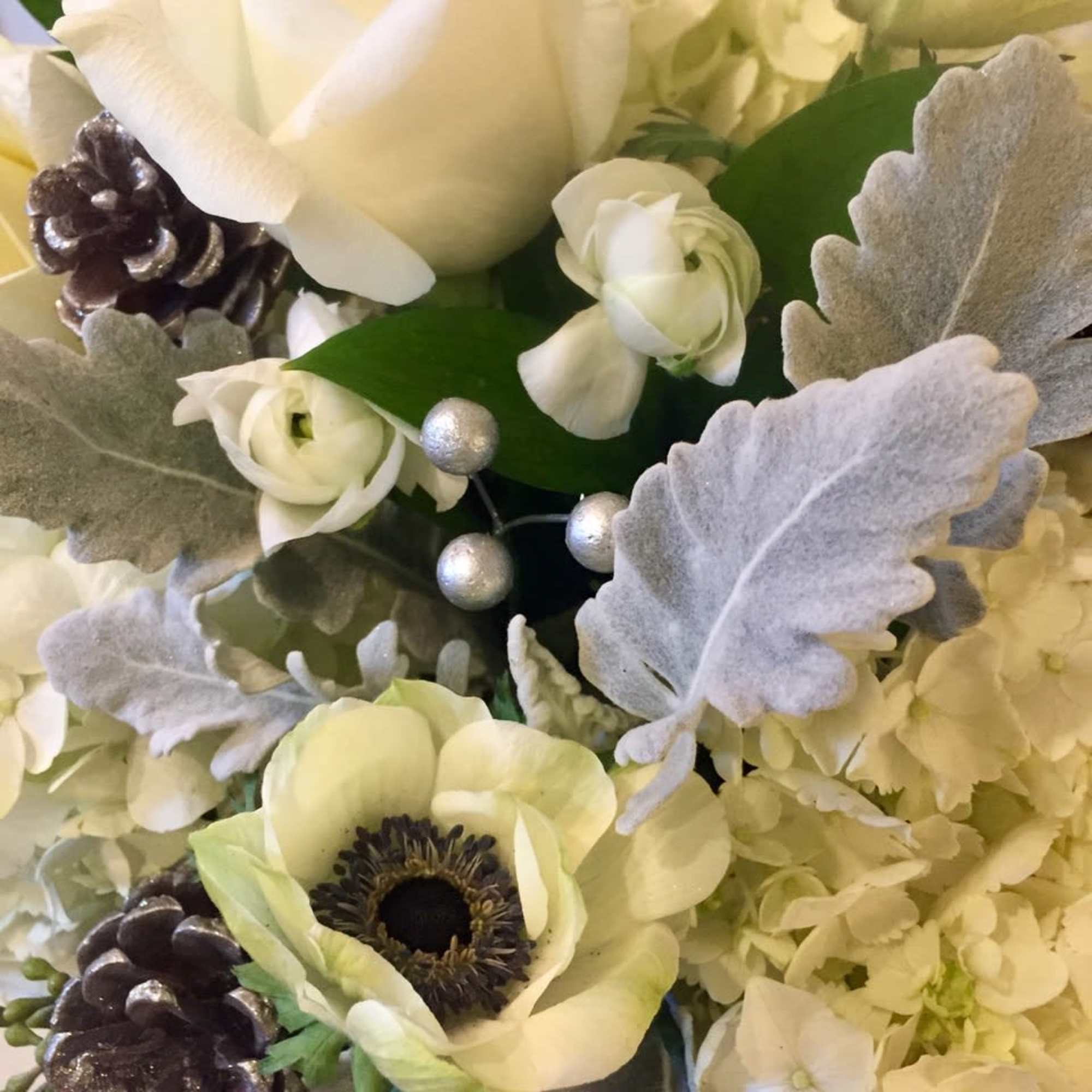 Colors of Silver, White and Green will spread cheer with this captivating