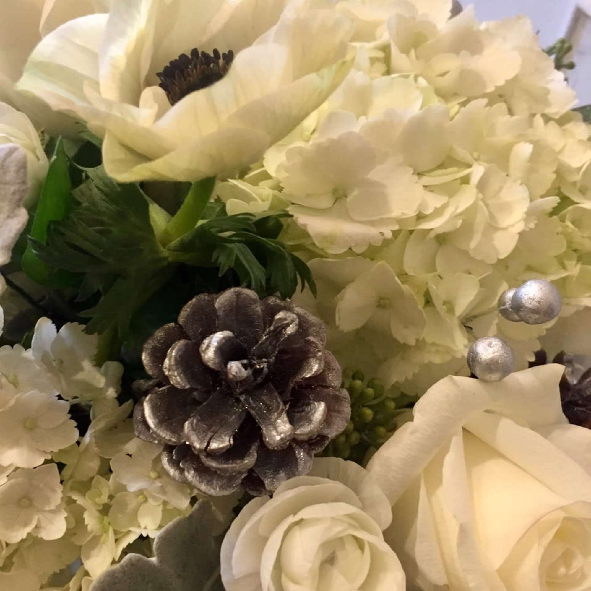 Colors of Silver, White and Green will spread cheer with this captivating