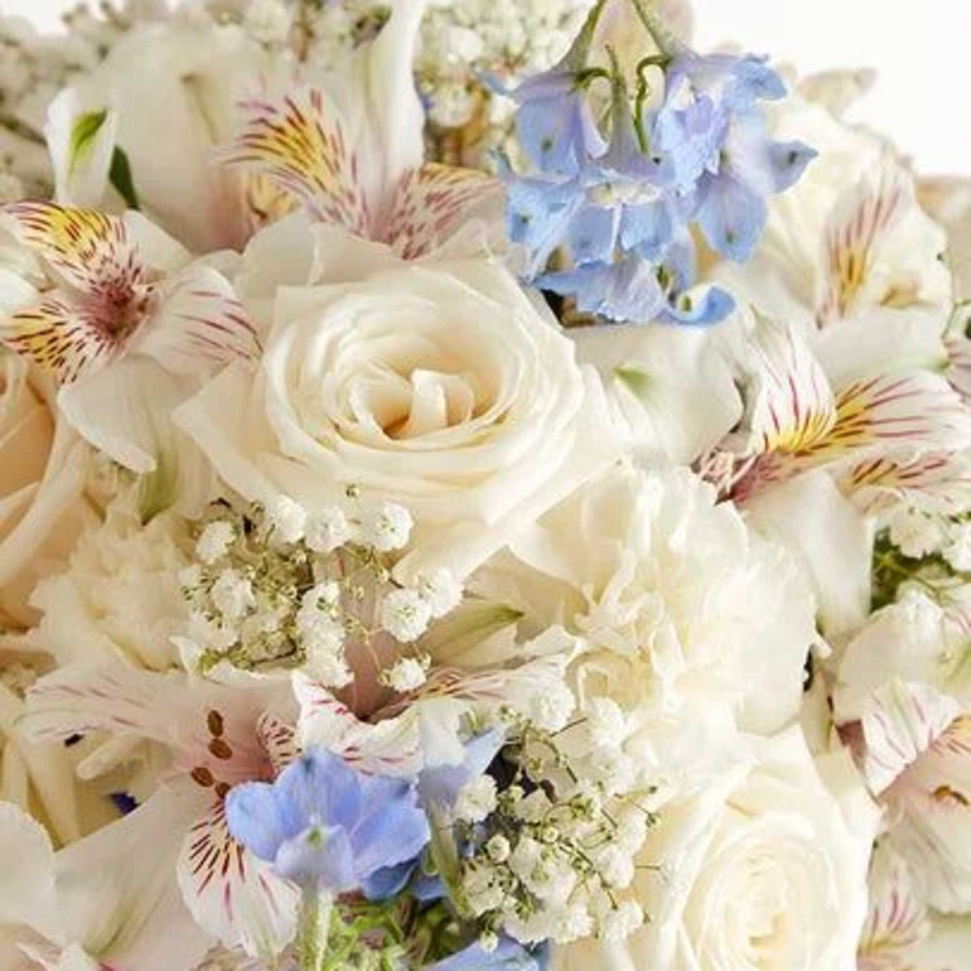 About Wonderful Best Wishes Bouquet
Our rustic, easy bouquet in shades of blue