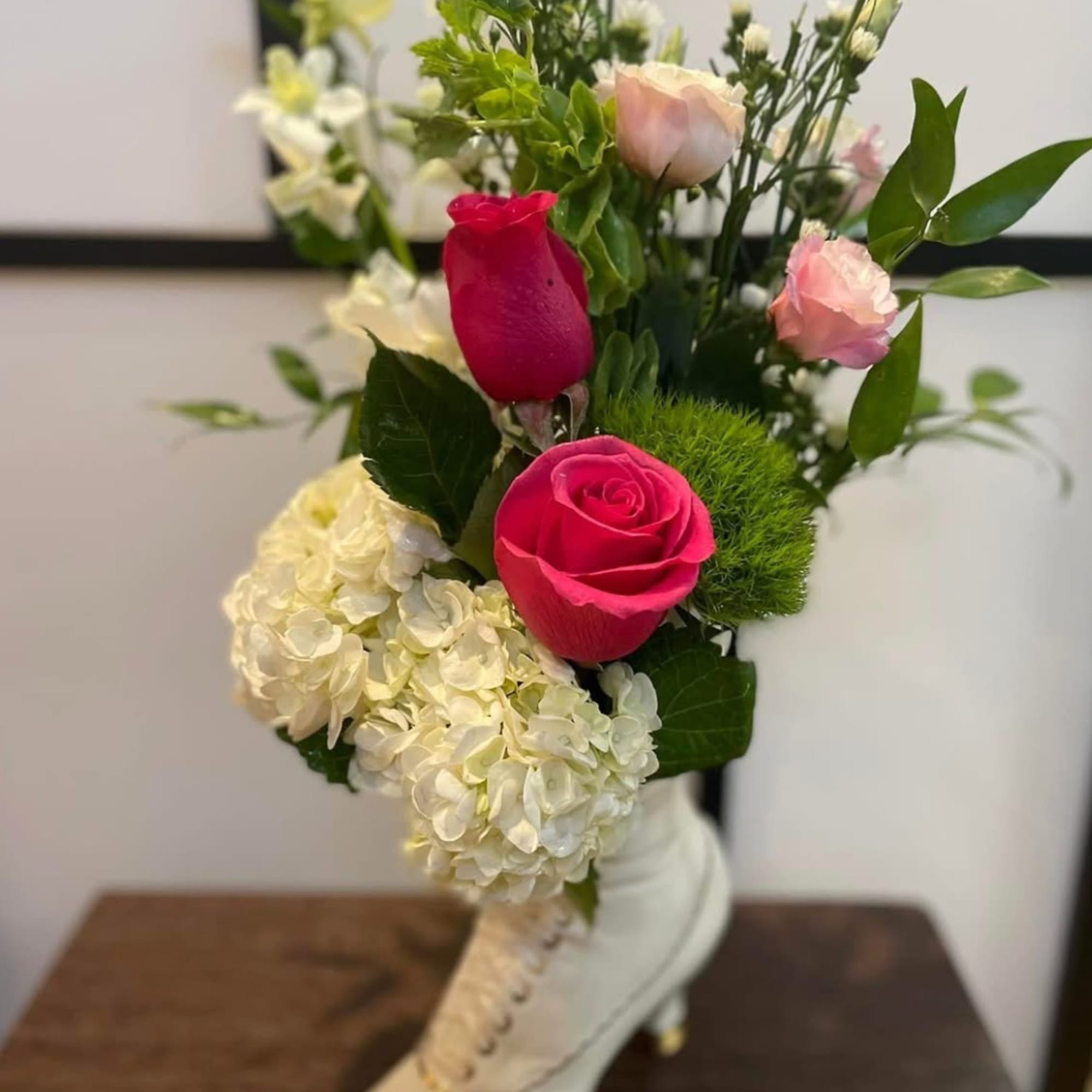 Vintage arrangement
One of our favorite custom item is a planter or dish