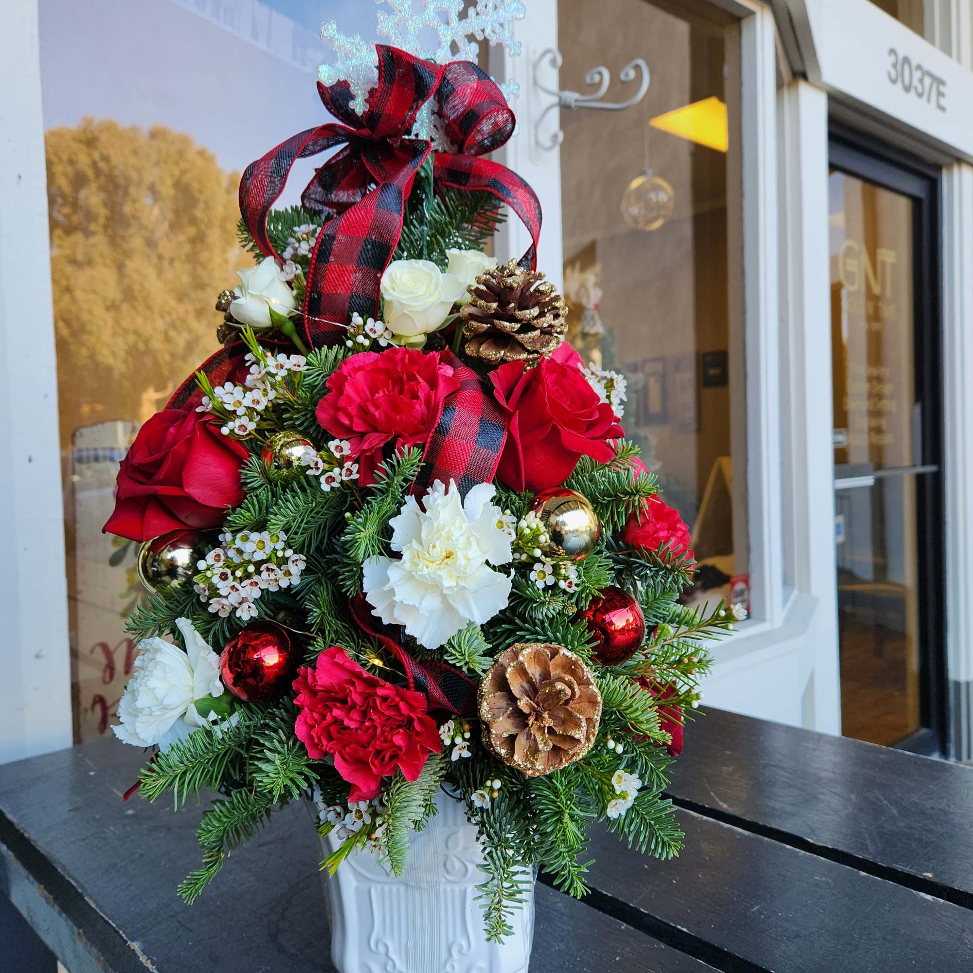 - Please order 48 hours ahead - A beautiful  mini 