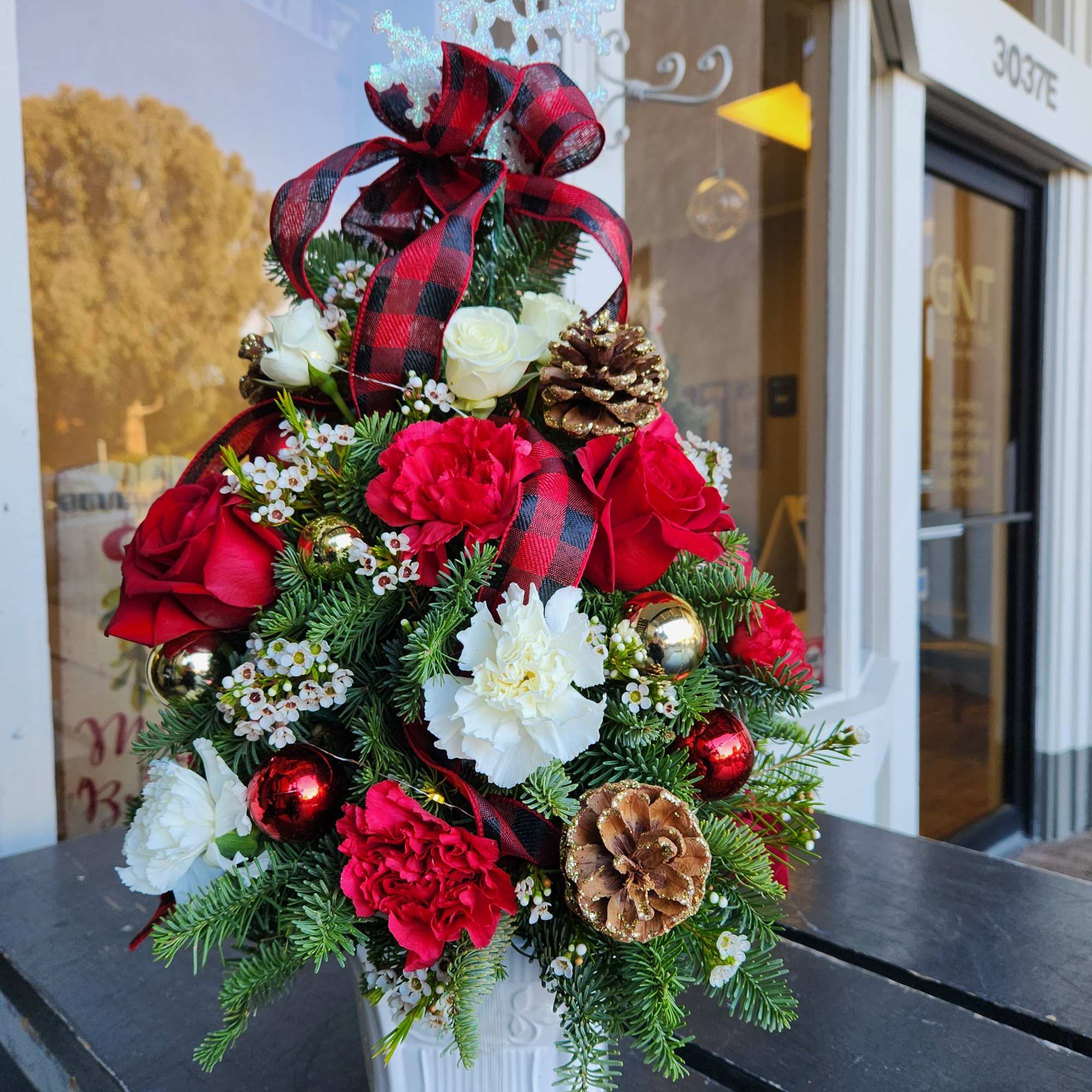 - Please order 48 hours ahead - A beautiful  mini 