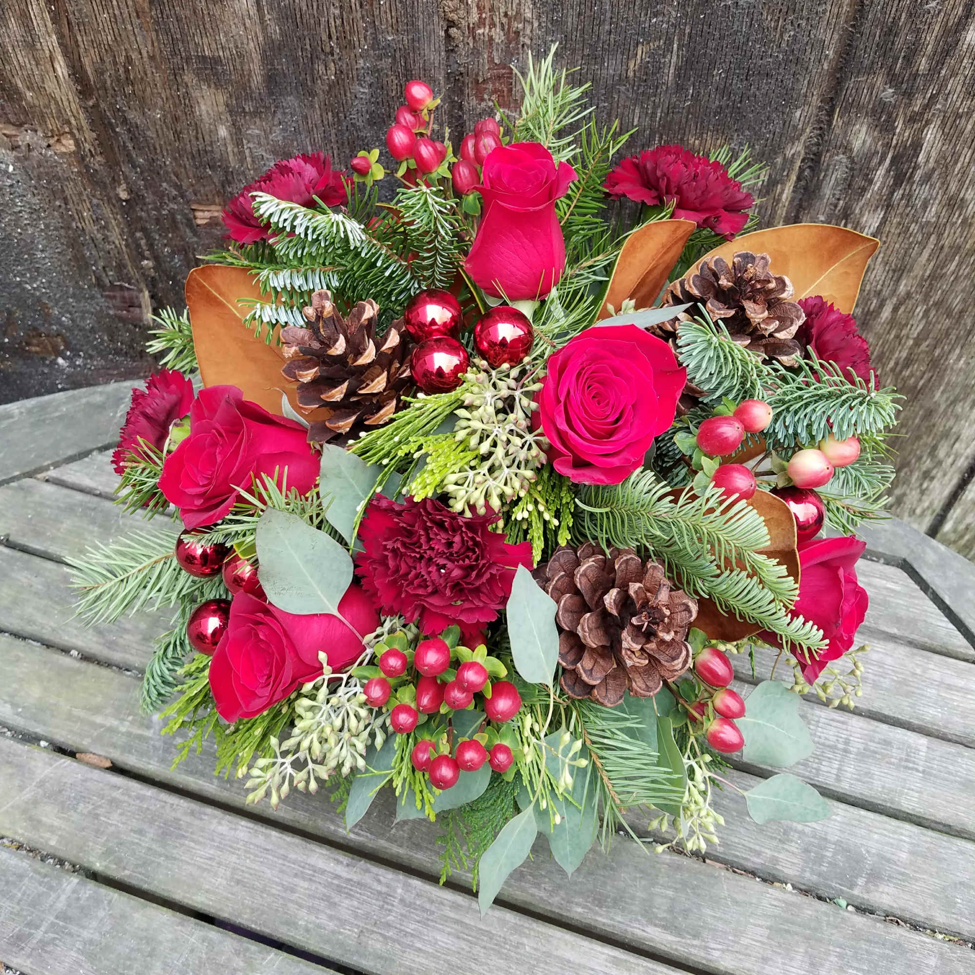 LUX CHRISTMAS FLOWERS WITH RED ROSES &amp; CARNATIONS

Warm and bright. This glorious