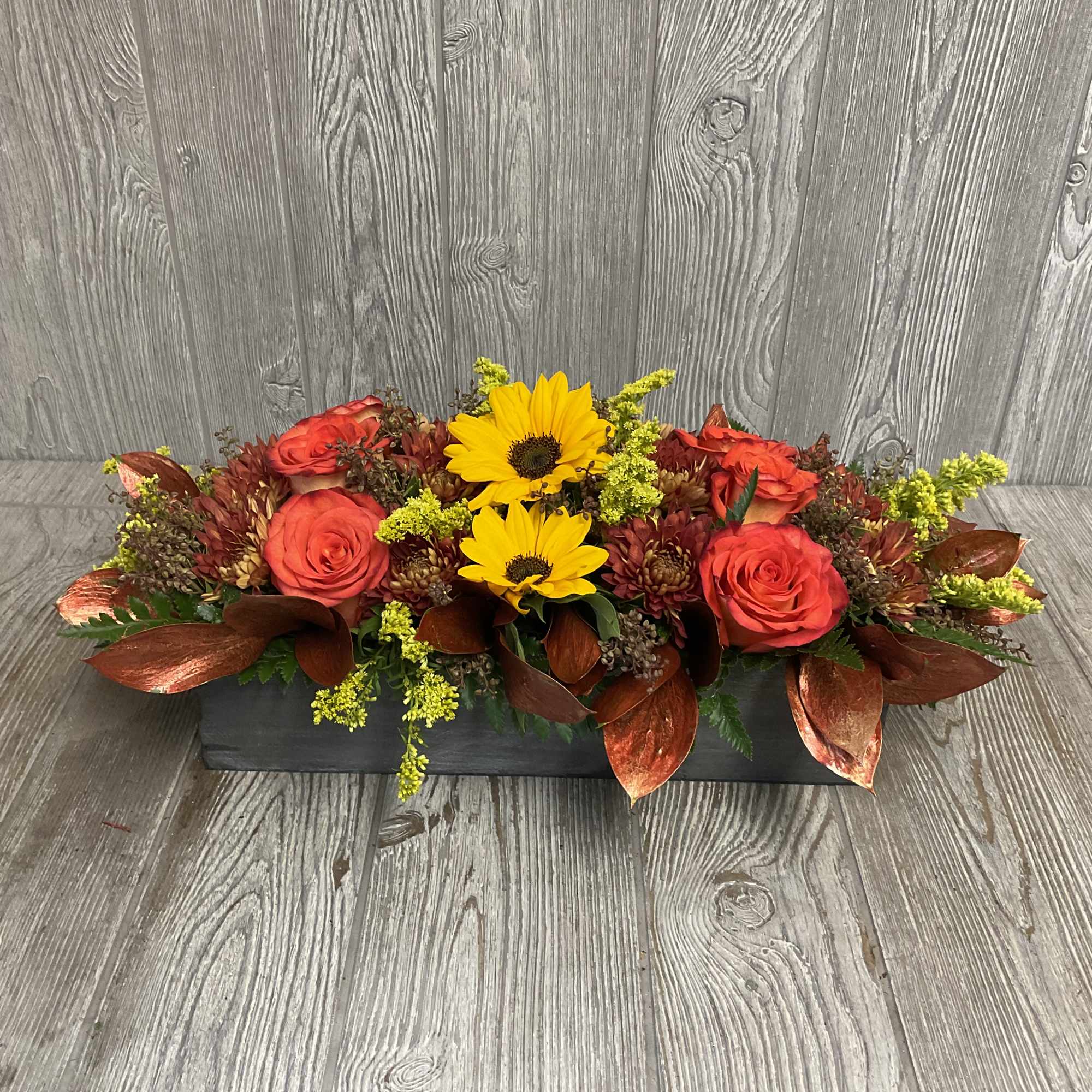 Low profile, 14 inch long &ldquo;Autumn&rdquo; table centerpiece for all your Fall