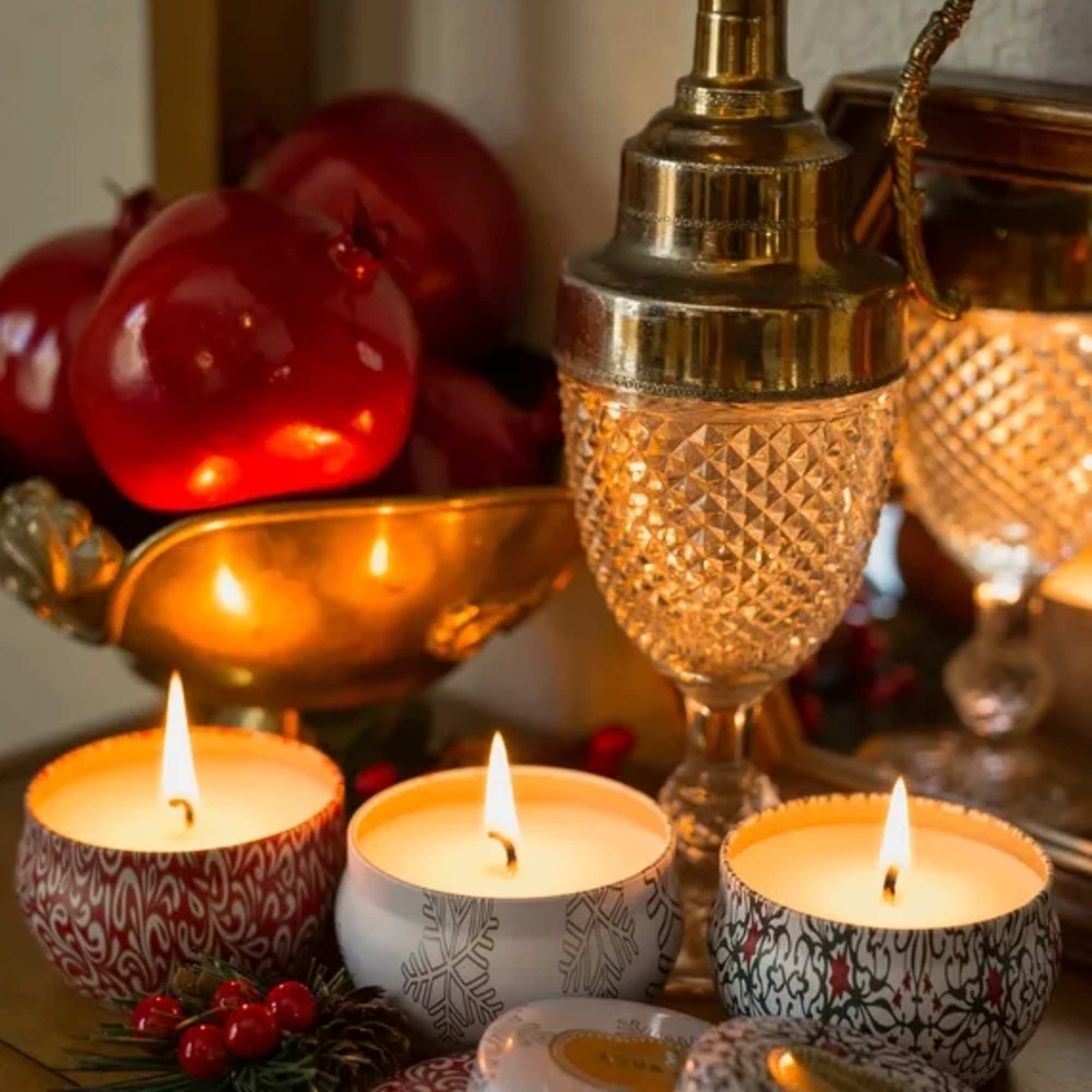 Holiday Travel tin candle trio set of three 4oz tins

Holiday Spice: Nutmeg