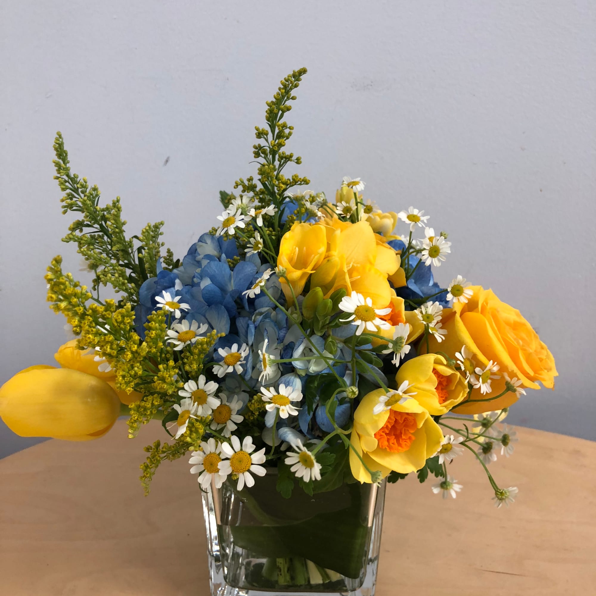 When we think of spring, this yellow and blue floral design comes