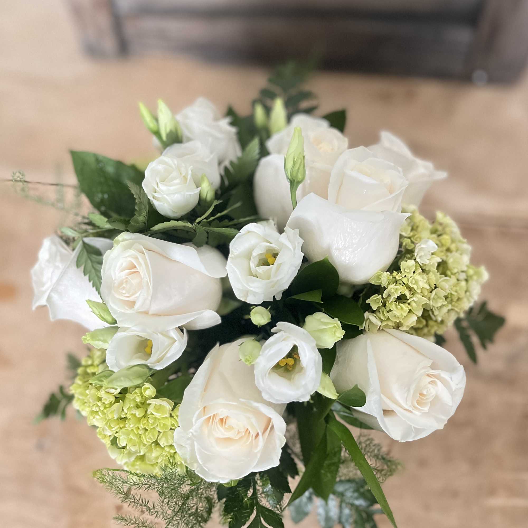 This elegant classic is a perfect compact size for anywhere in the