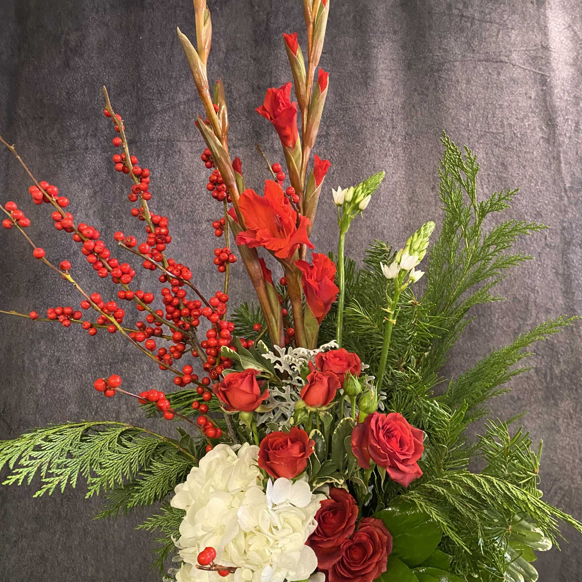 This elegant, distinctive and soft design will add a touch of winter