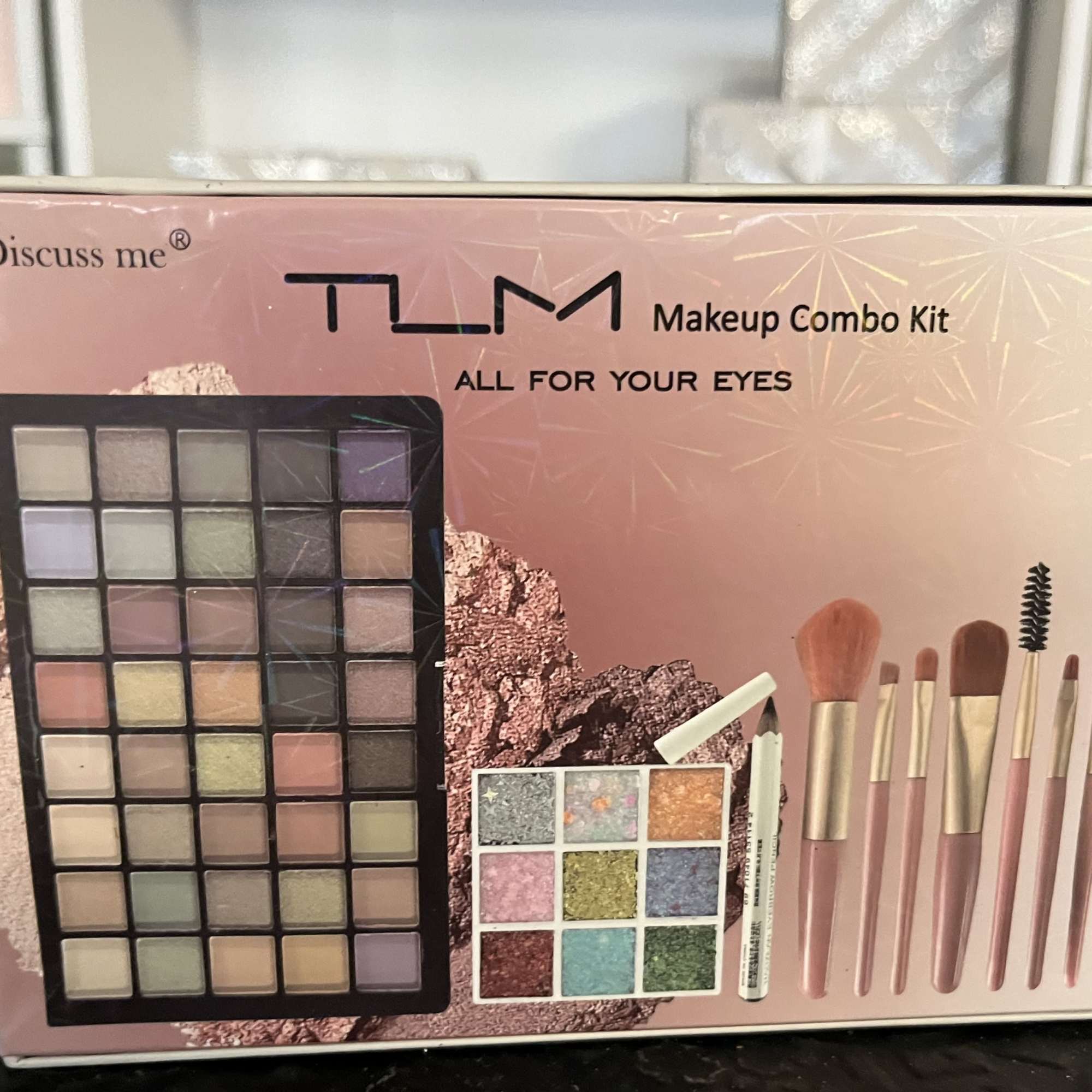 make up box in box setting 