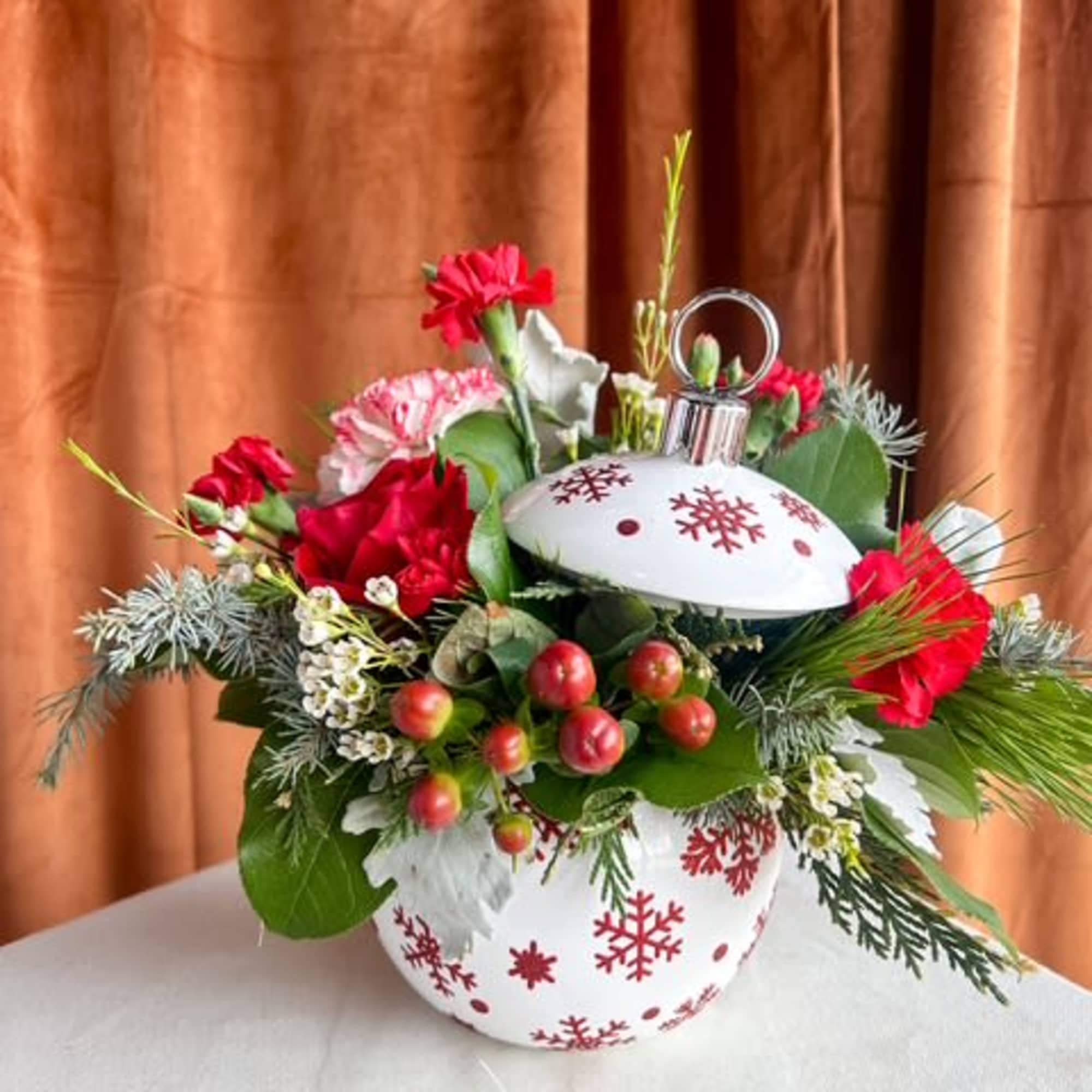 Add a joyful pop of Christmas cheer to any space with this