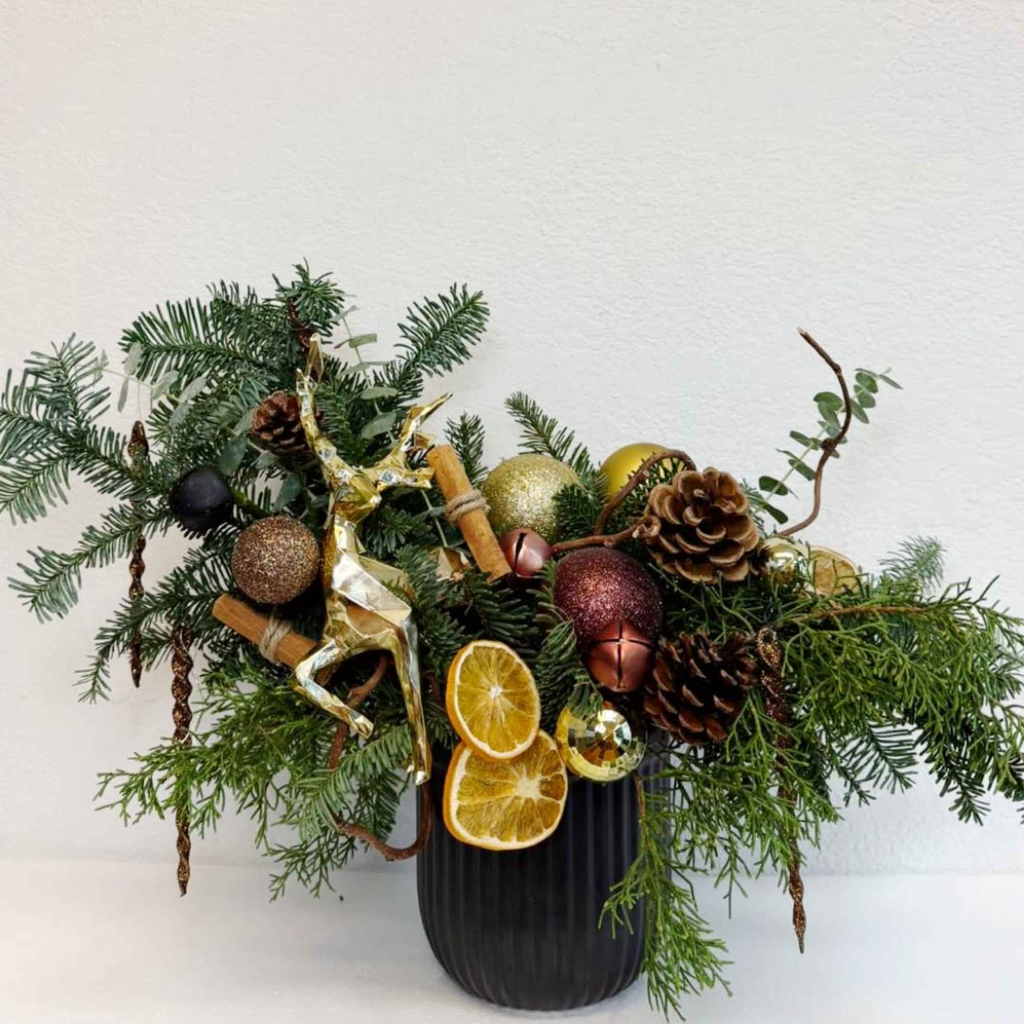 Bring the cozy charm of the season to your home with this