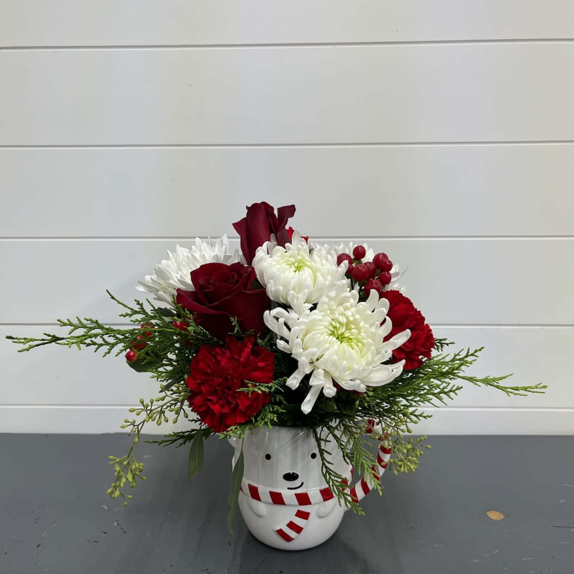 Bear-y Merry Bouquet
The perfect dose of holiday cheer, all wrapped up in