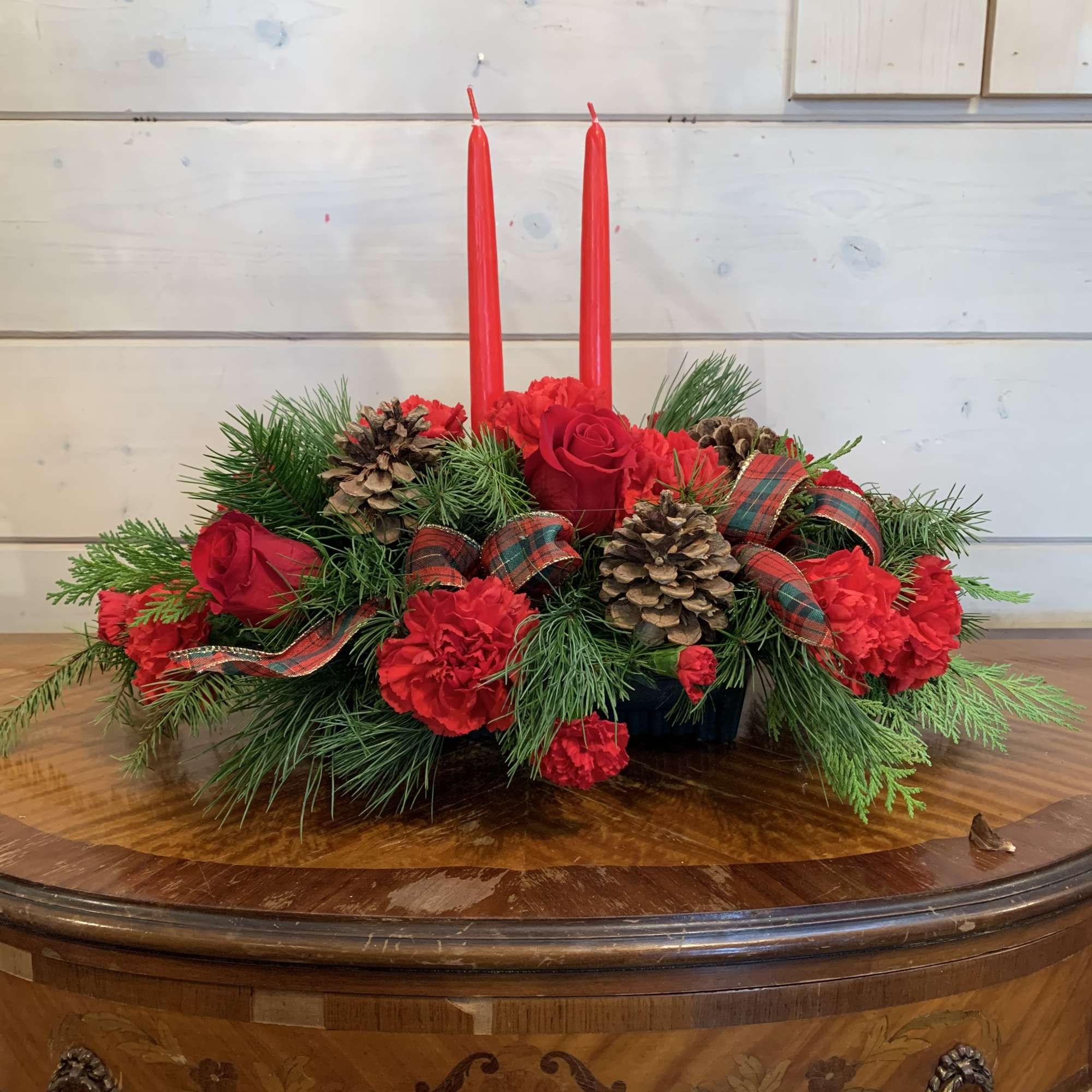 this festive centerpiece is set to lend its seasonal beauty to your