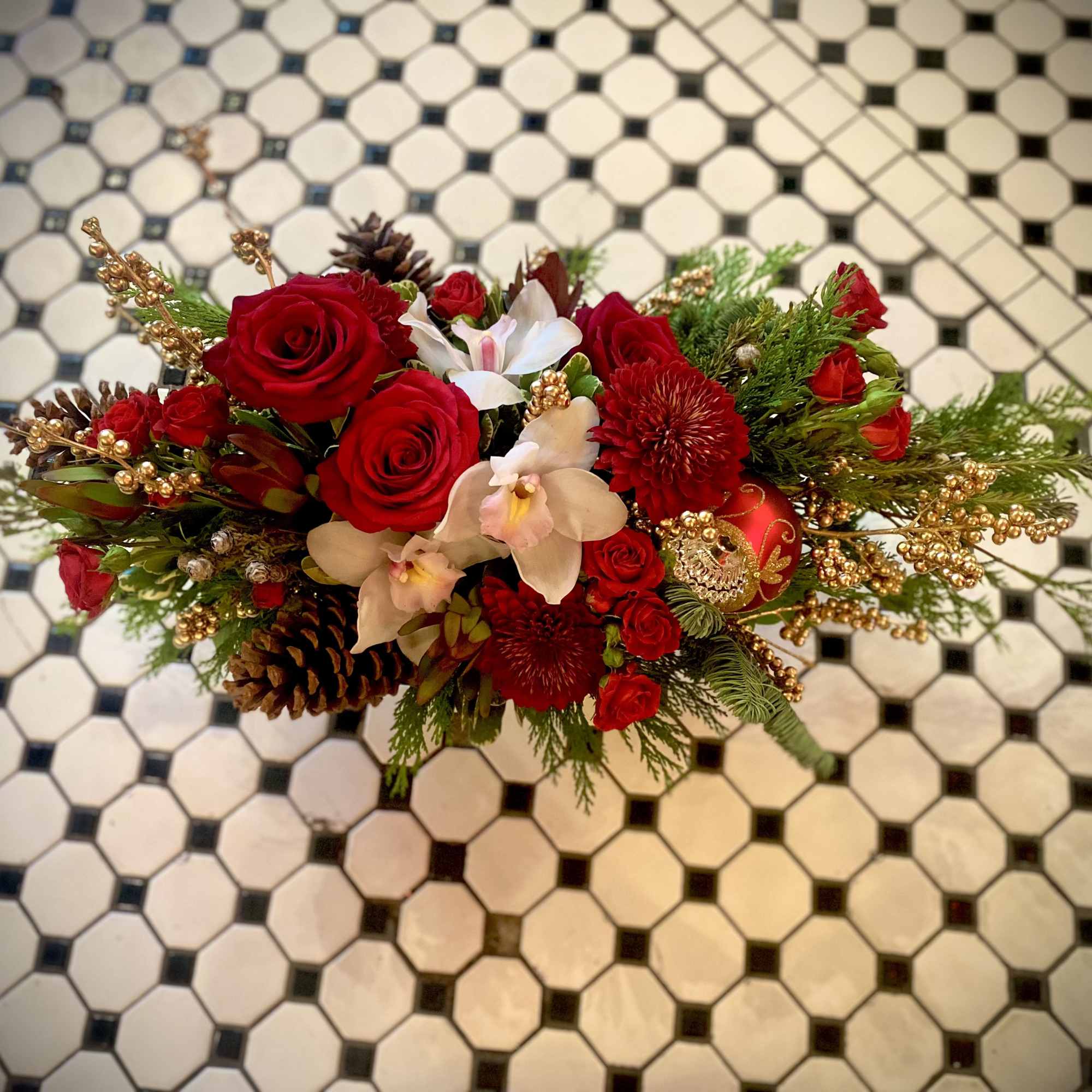 This regal centerpiece promises to bring just the right amount of opulence