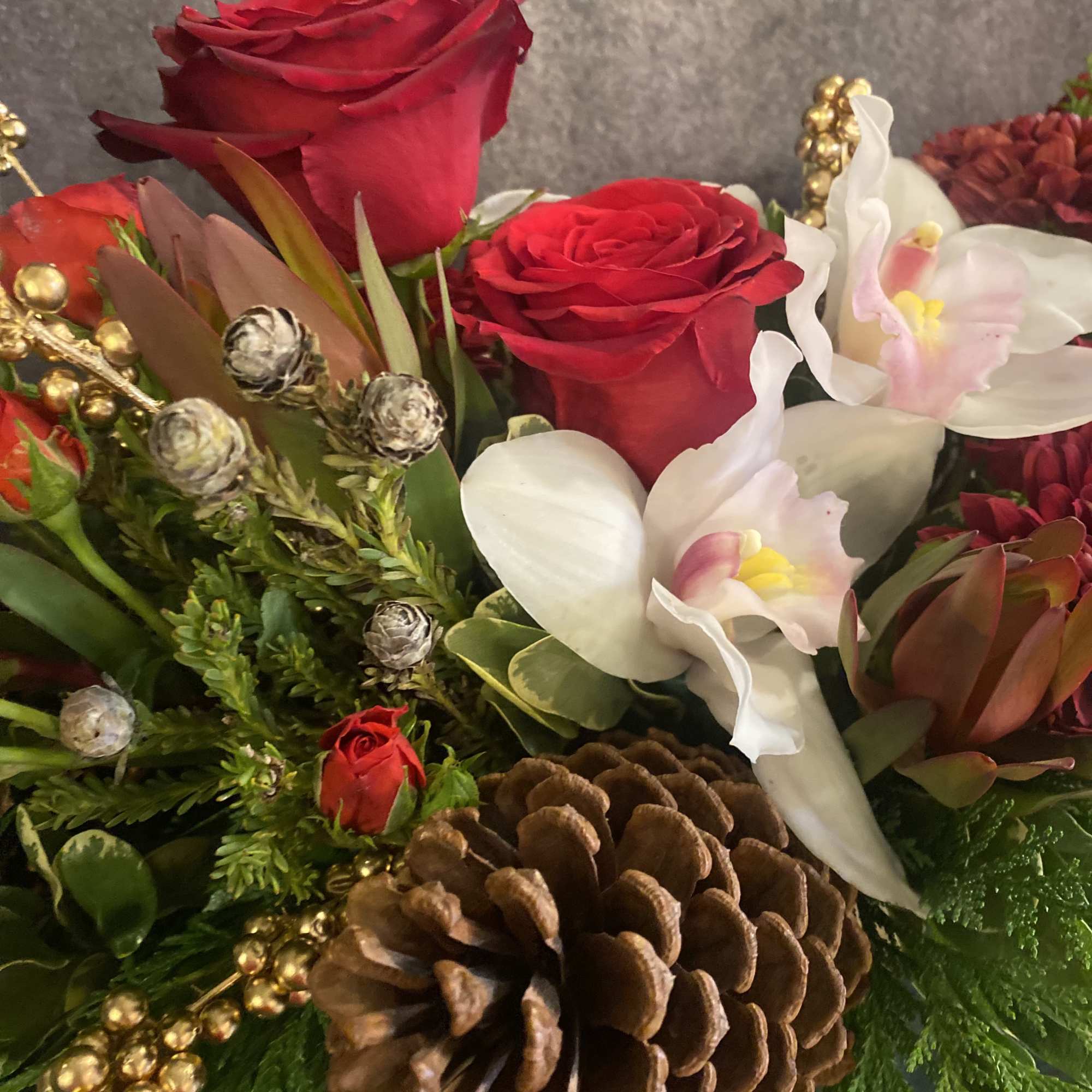 This regal centerpiece promises to bring just the right amount of opulence