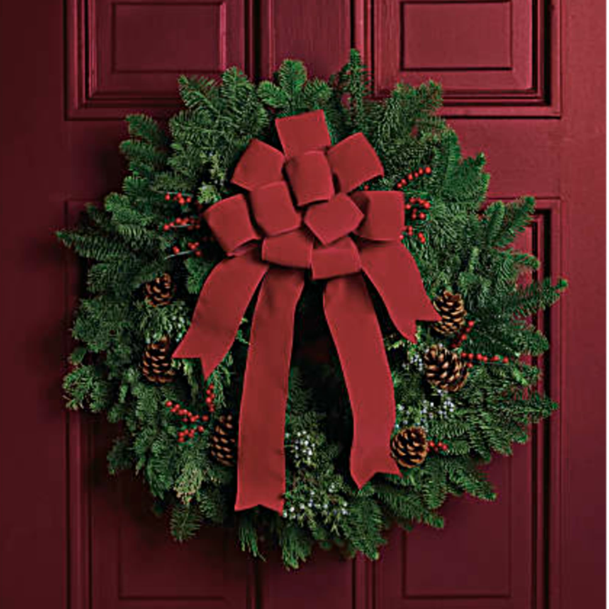 It&#039;s not Christmas without a fresh Christmas wreath on your door! Send