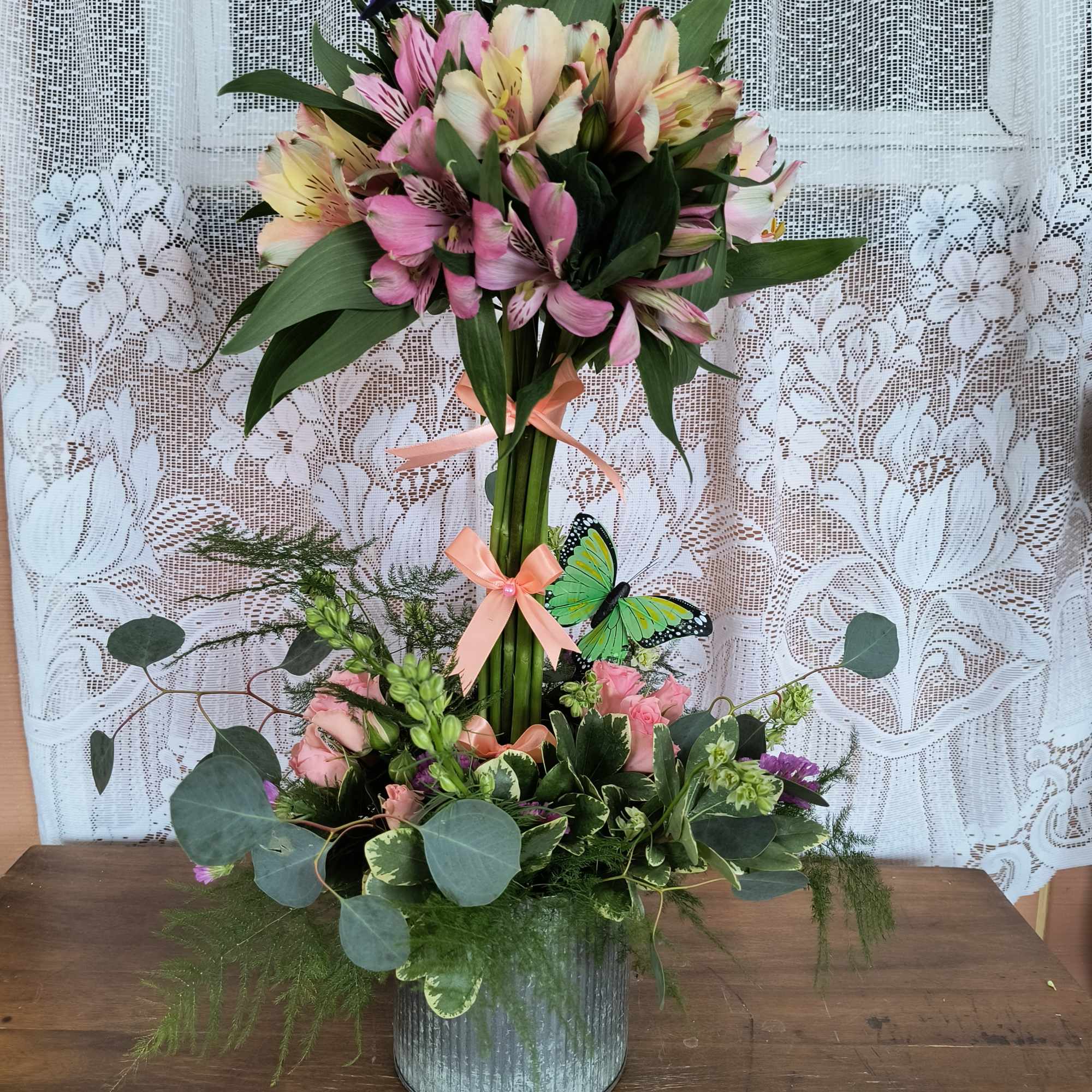 A garden design of locally grown alstroemeria, in a seasonal color and