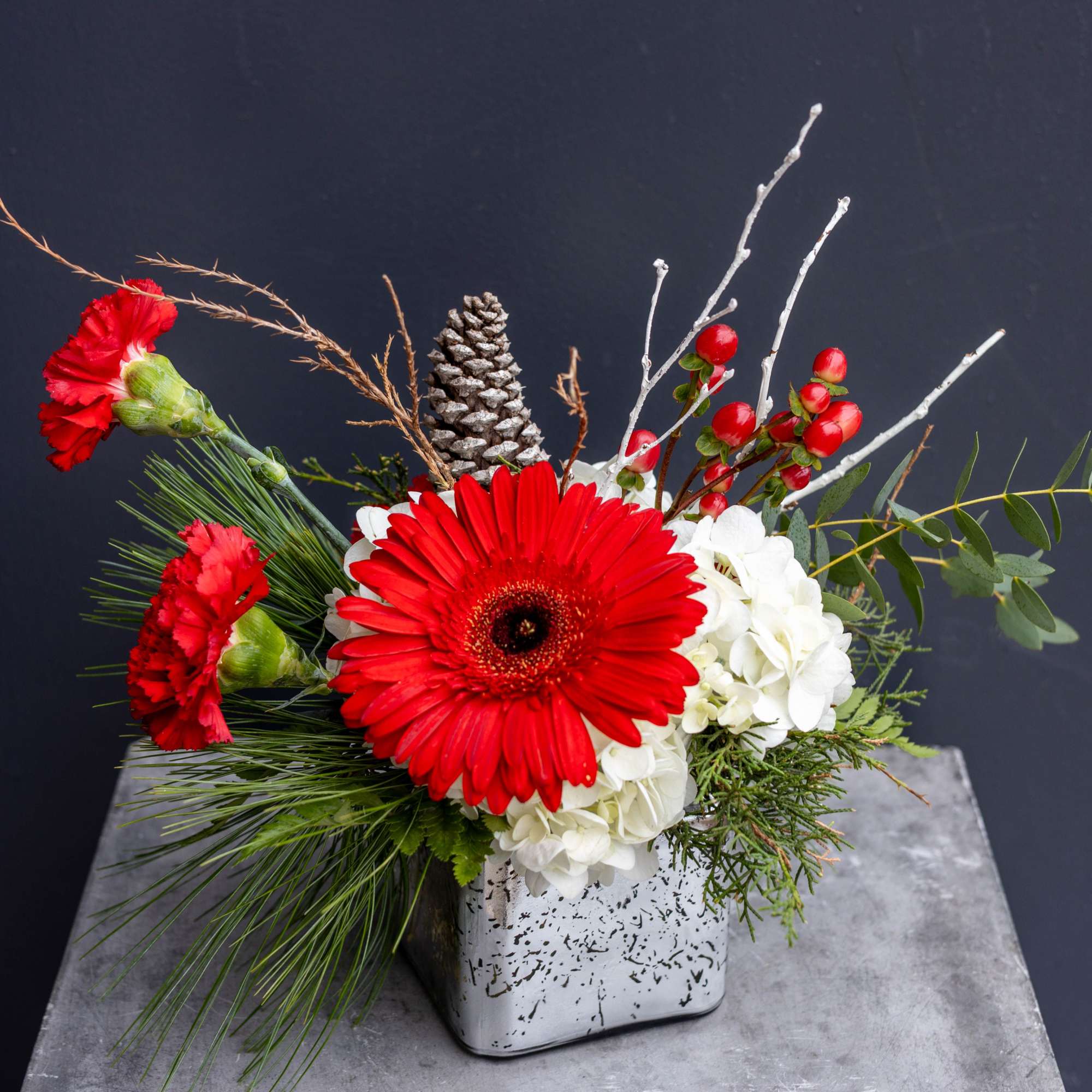 Bright, cheerful, and full of holiday spirit, Merry Daisy is a charming