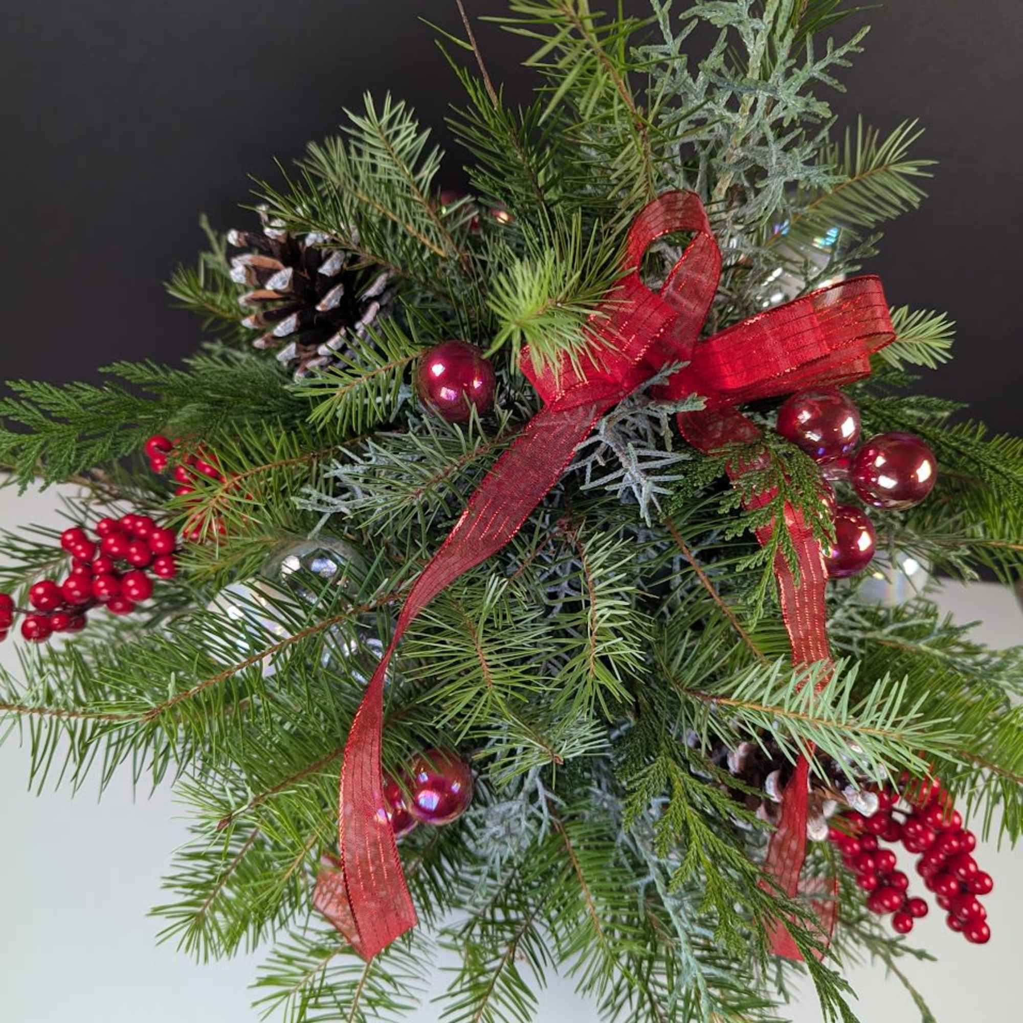 Add a touch of classic Christmas cheer to your holiday d&eacute;cor with