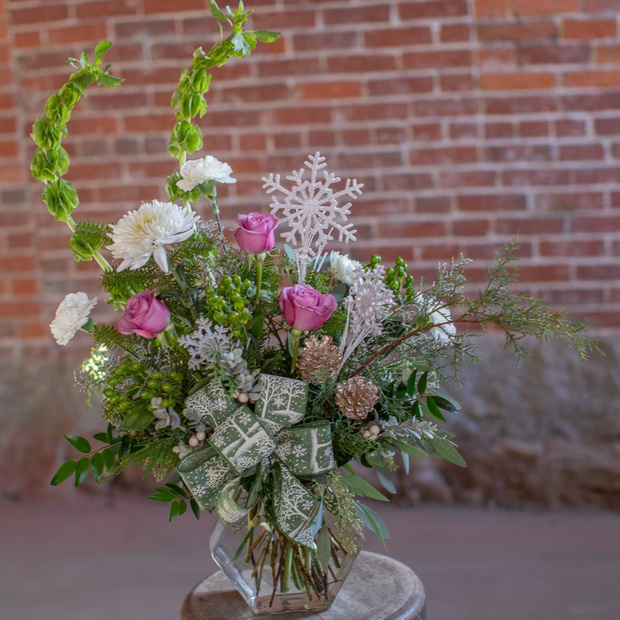 This one sided design is featuring festive green bels of Ireland, hypericum