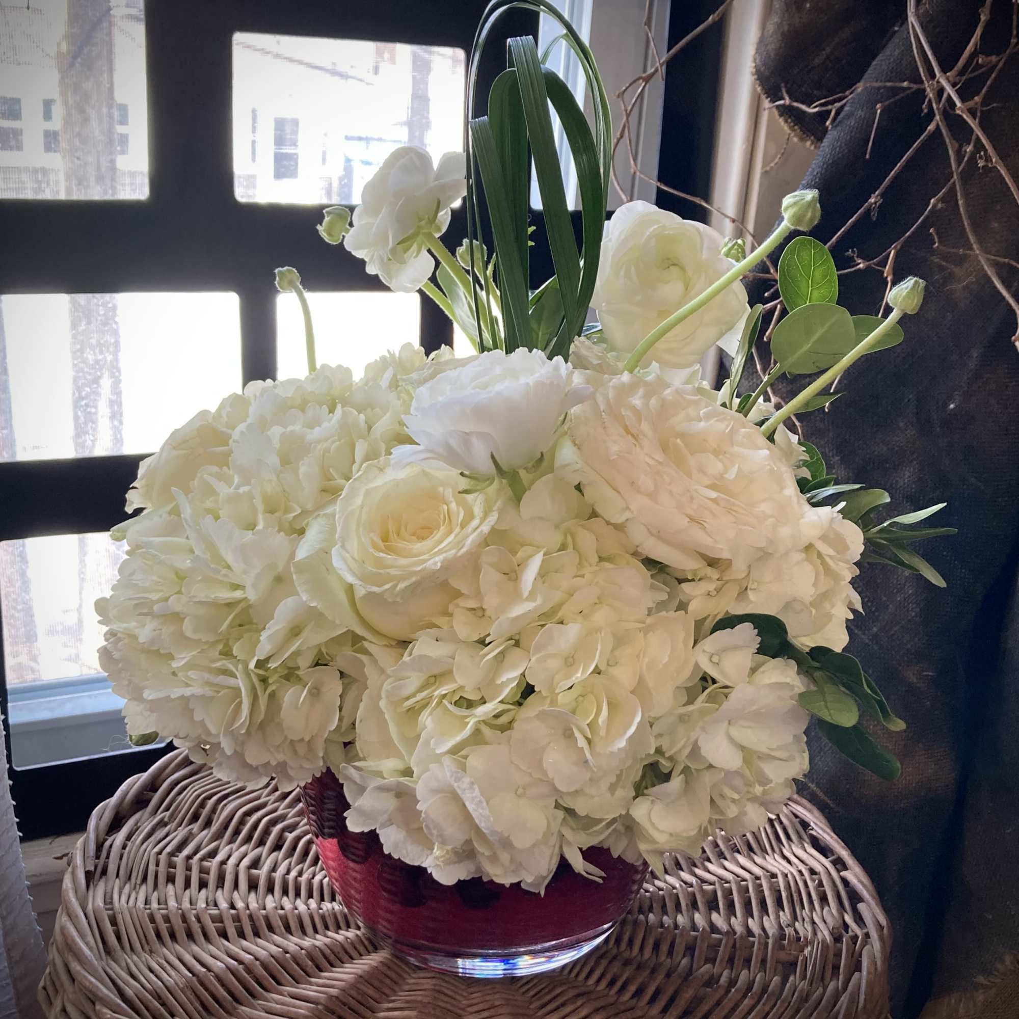 This design says it all with one look! Pure as white flowers