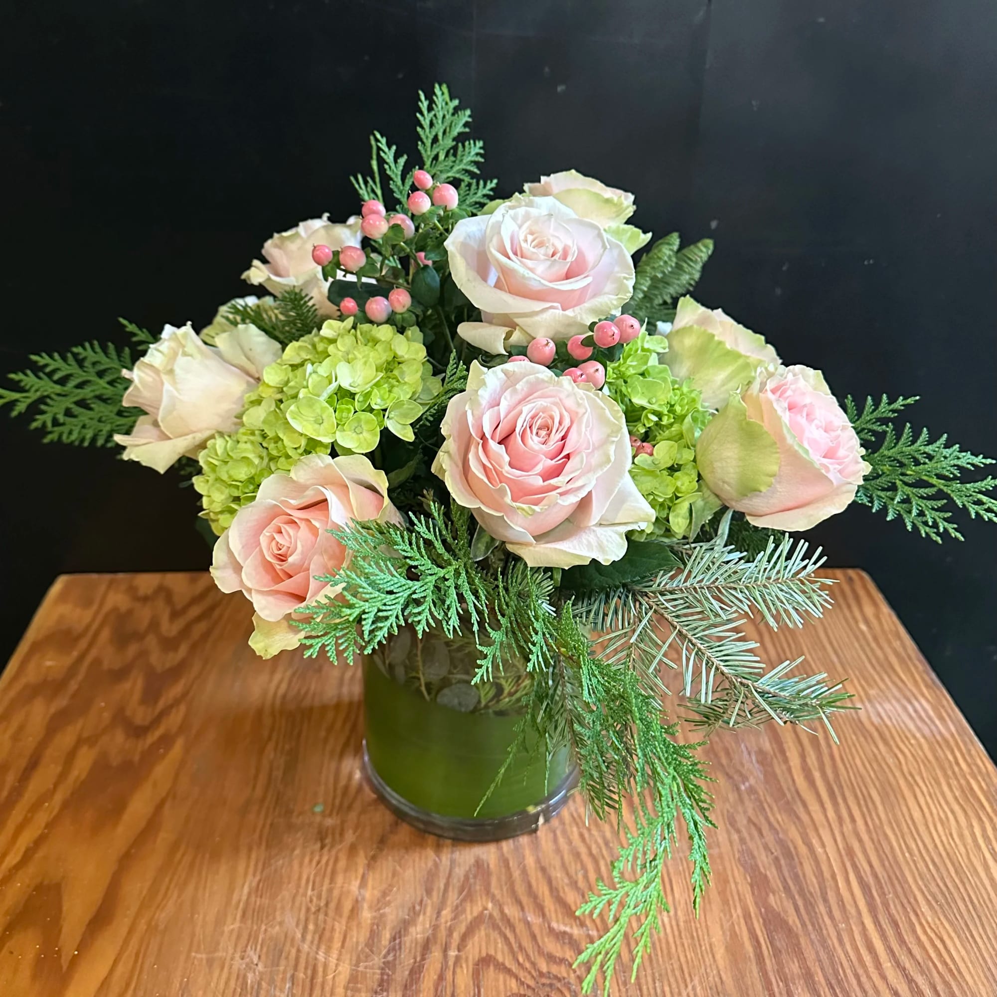 For those who Love Pink , this is the perfect Christmas Floral