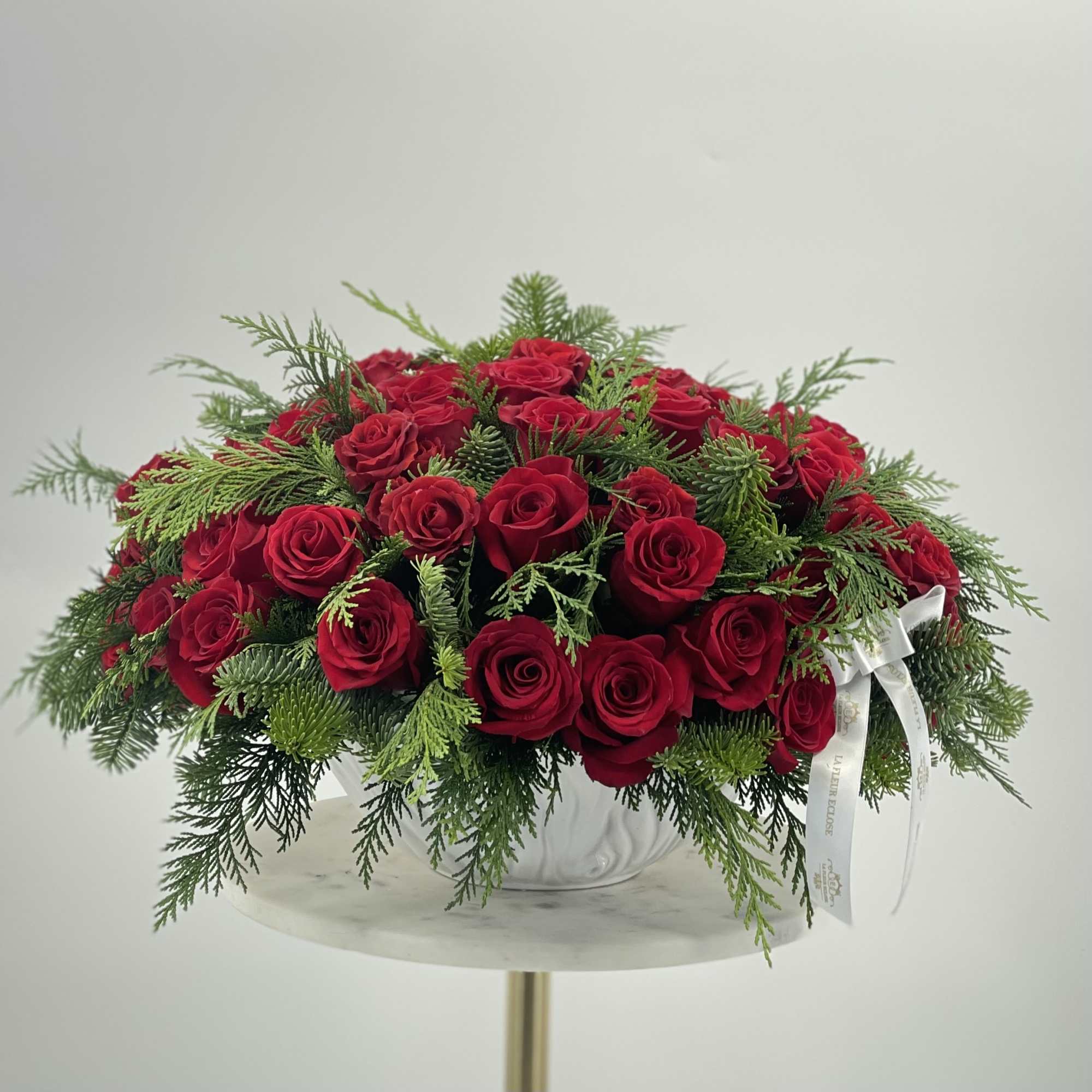  Beautiful Christmas vase with 62 red roses 