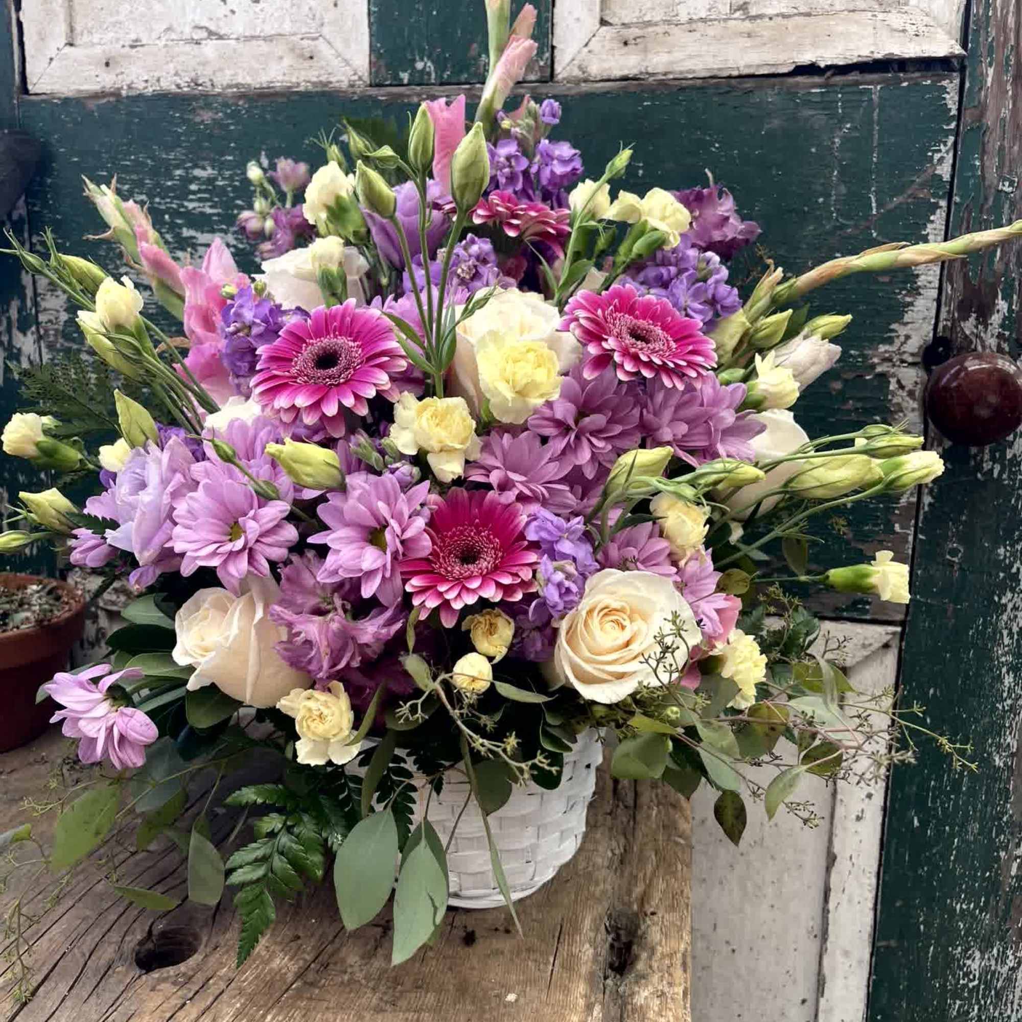 Like the breezy days of summer, this mix of pink, yellow and