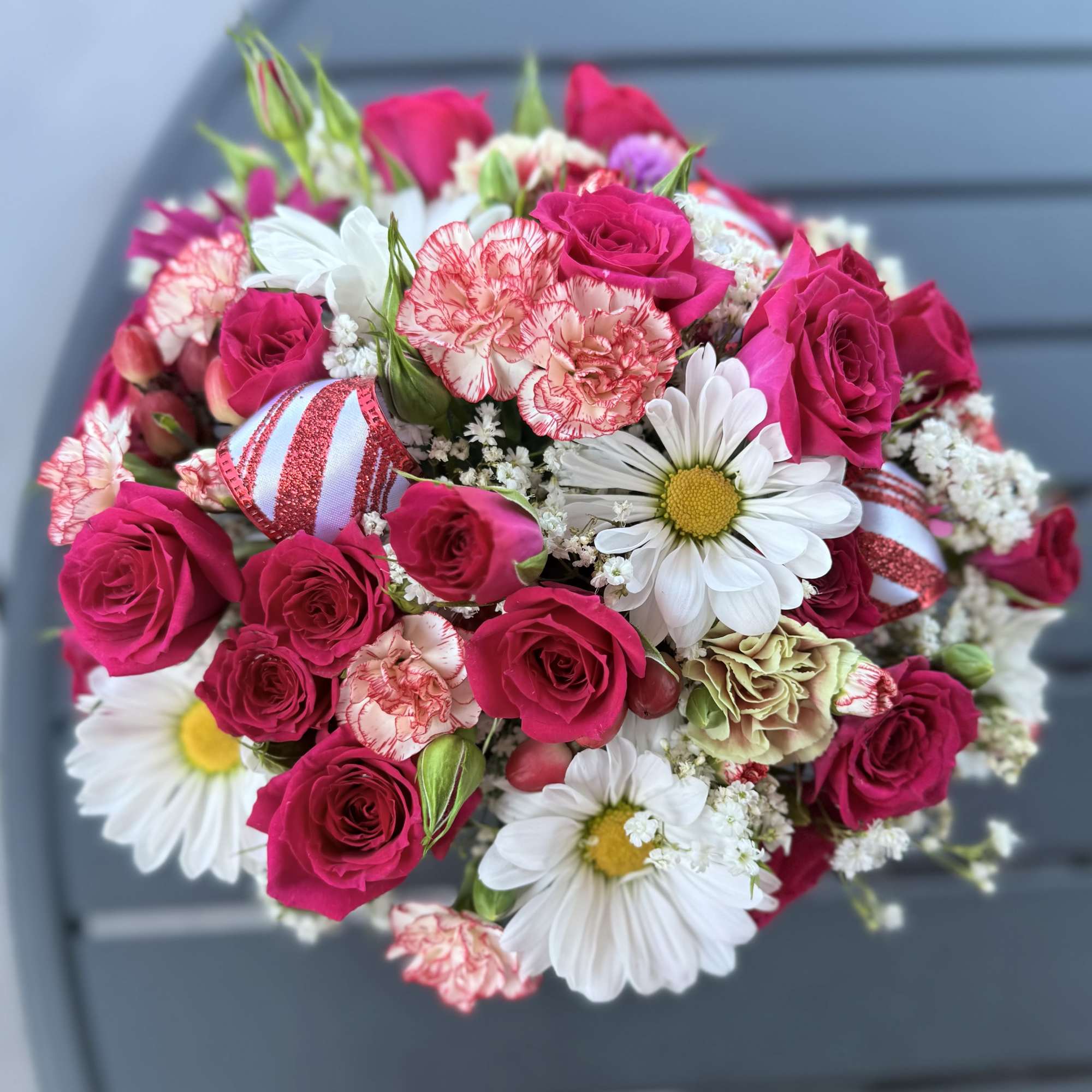 Inspired in the classic designs of France, this beautiful centerpiece evokes happy