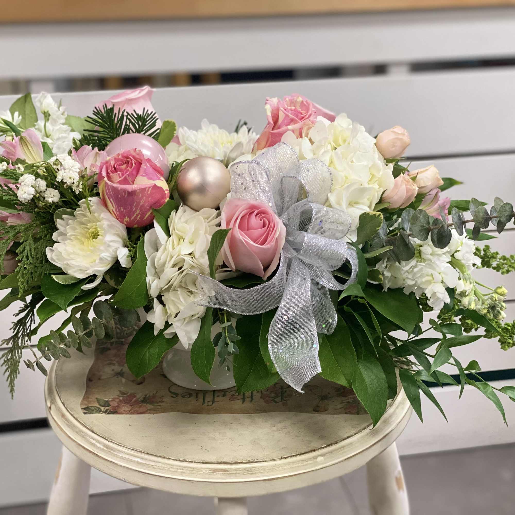 Florida style Christmas arrangement, pinks and whites