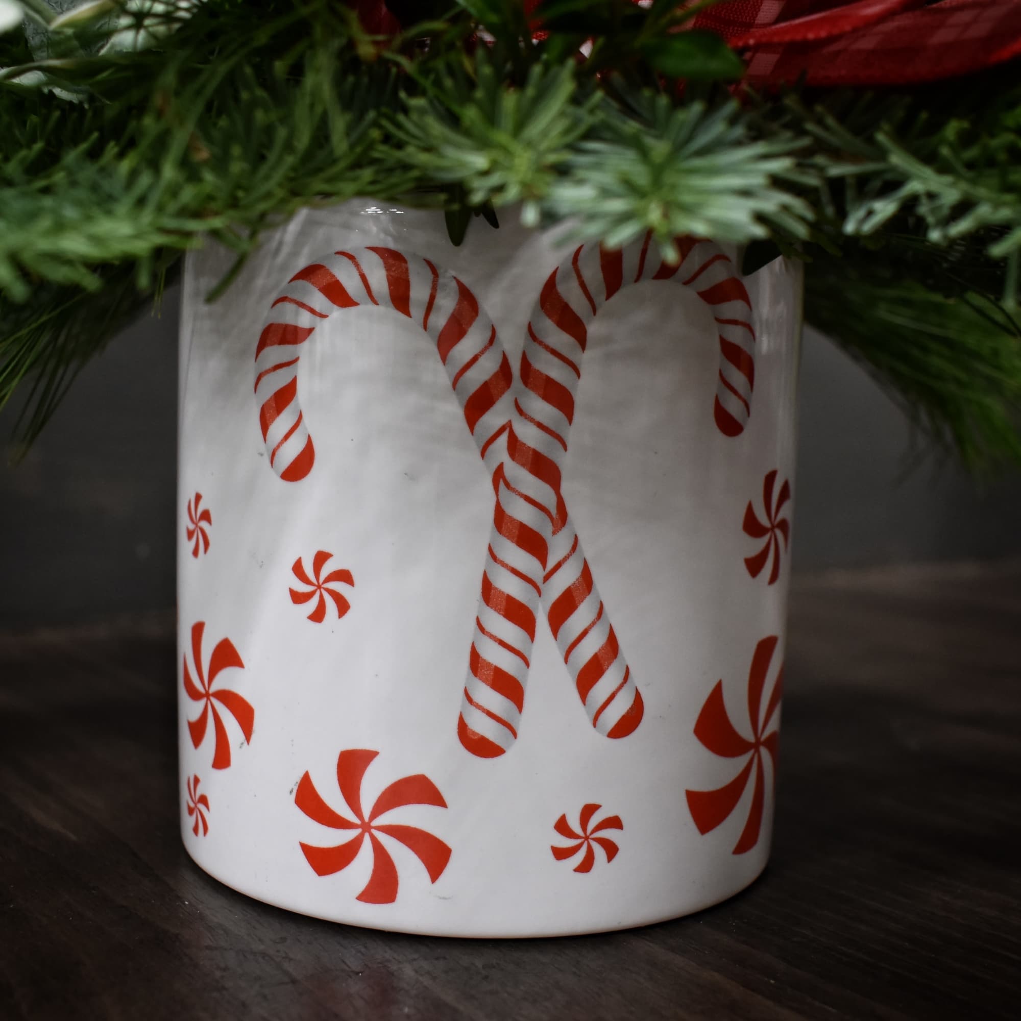 Freshen your home with this minty delight! This peppermint printed keepsake container
