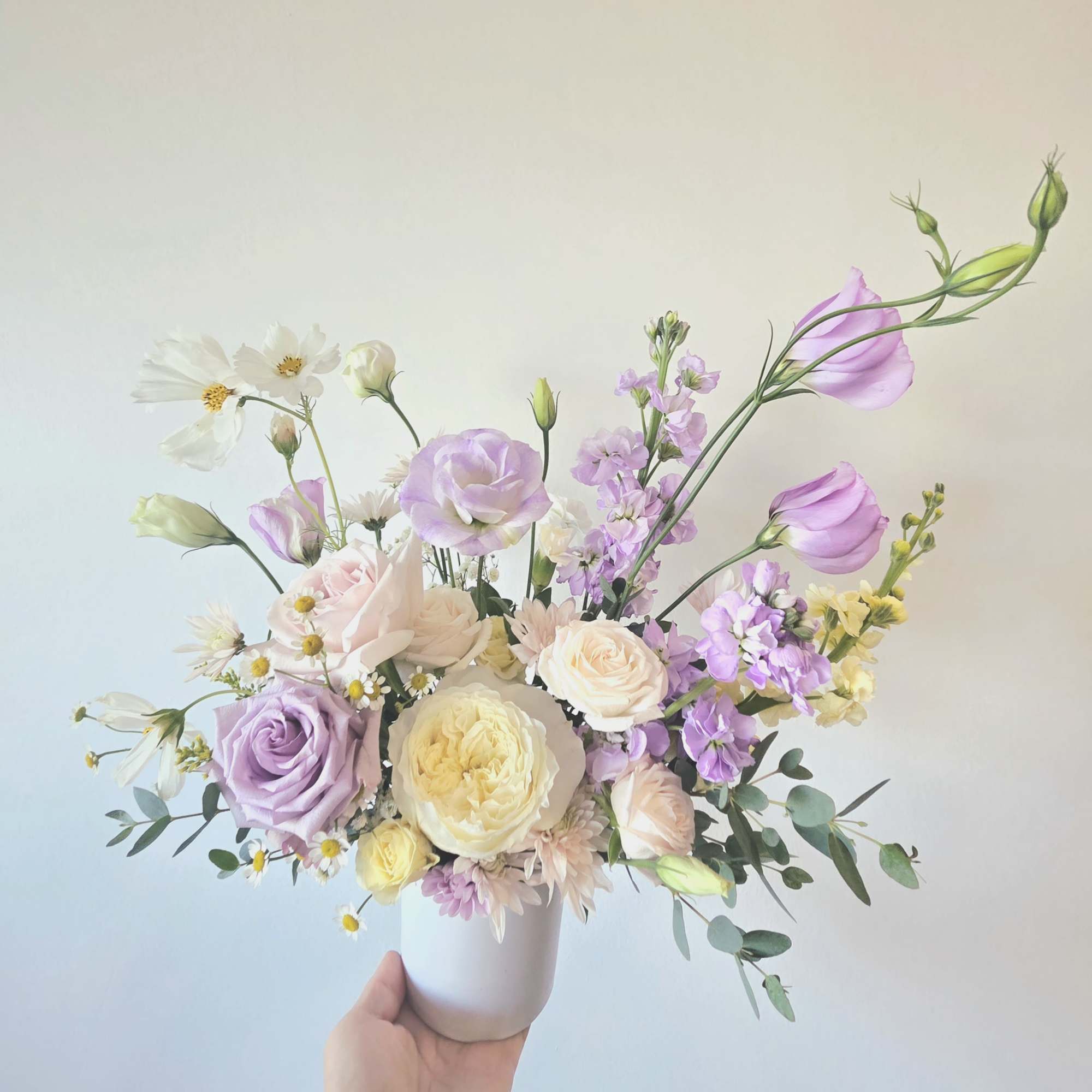 *Small Vase Arrangement : 
about W 14" X H 15"

*Store Hours:
Mon~ Fri: