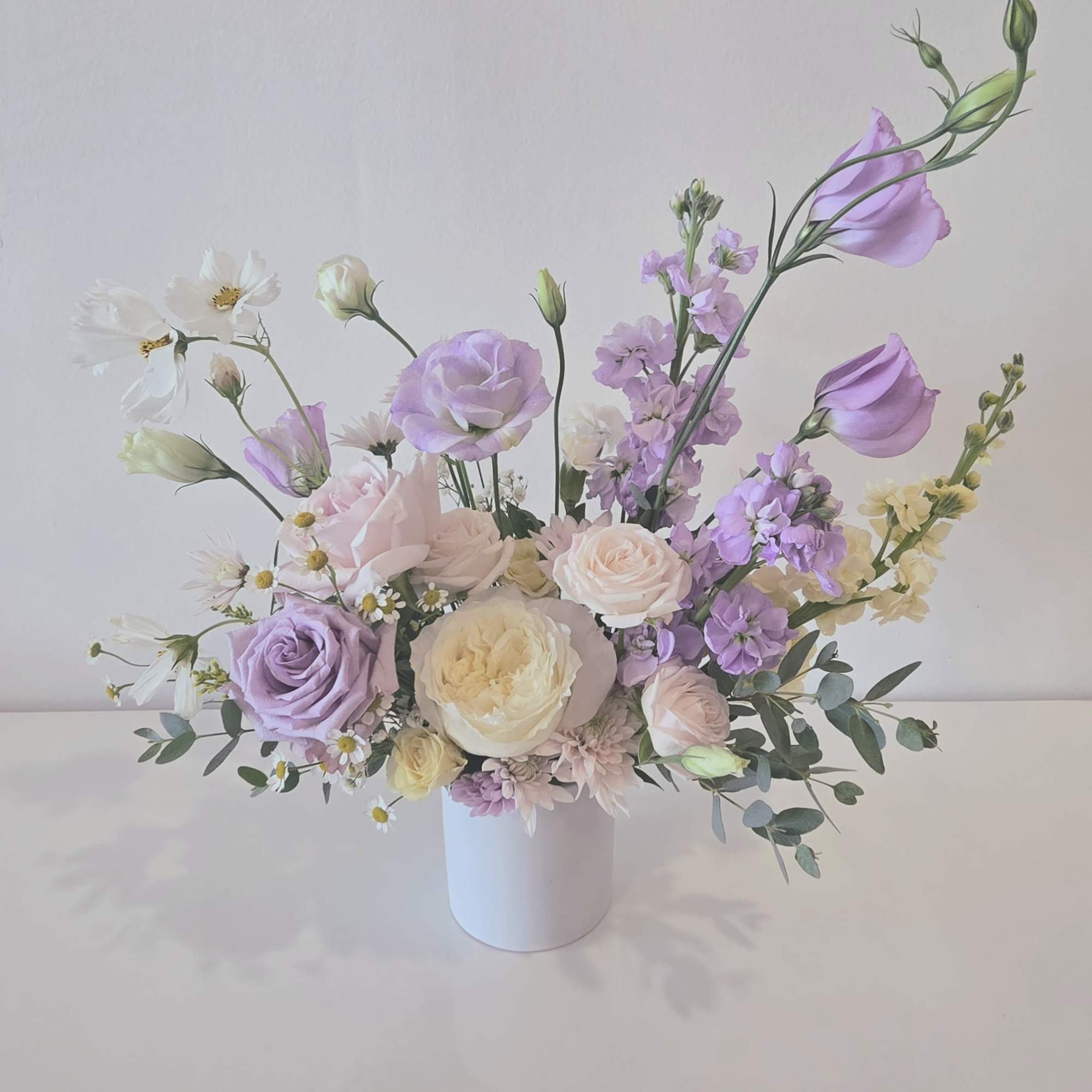 *Small Vase Arrangement : 
about W 14" X H 15"

*Store Hours:
Mon~ Fri: