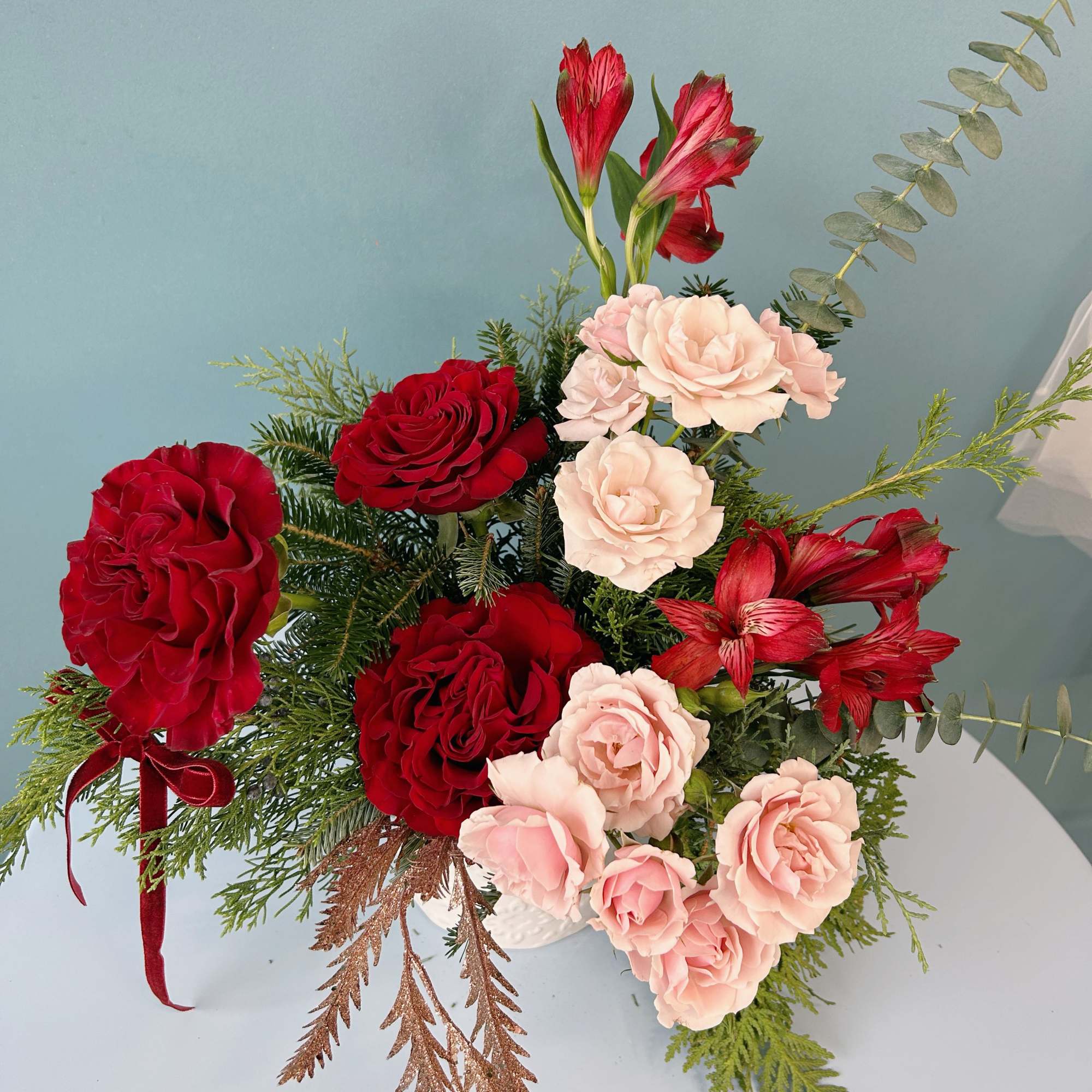 Add a touch of classic holiday sophistication to your table with the