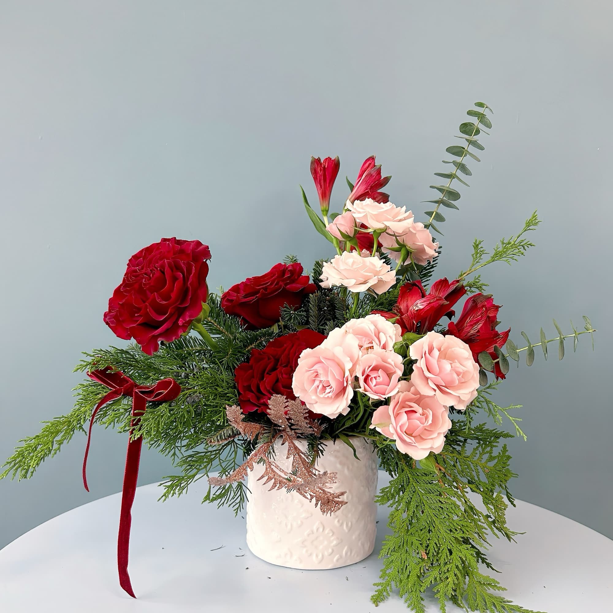 Add a touch of classic holiday sophistication to your table with the