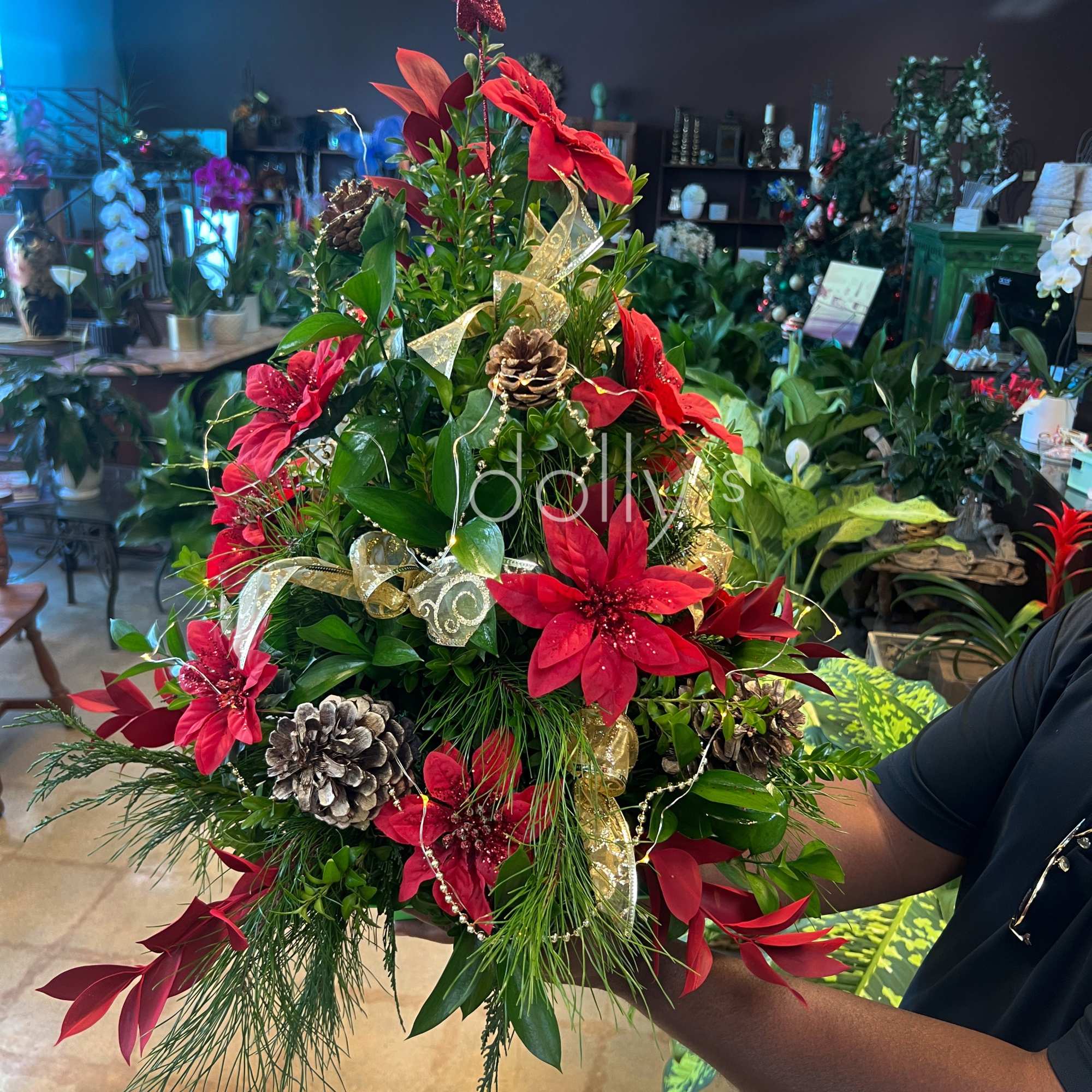 Between 18&quot; - 20&quot; (46cm - 51cm)
Decorations will be refreshed and varied