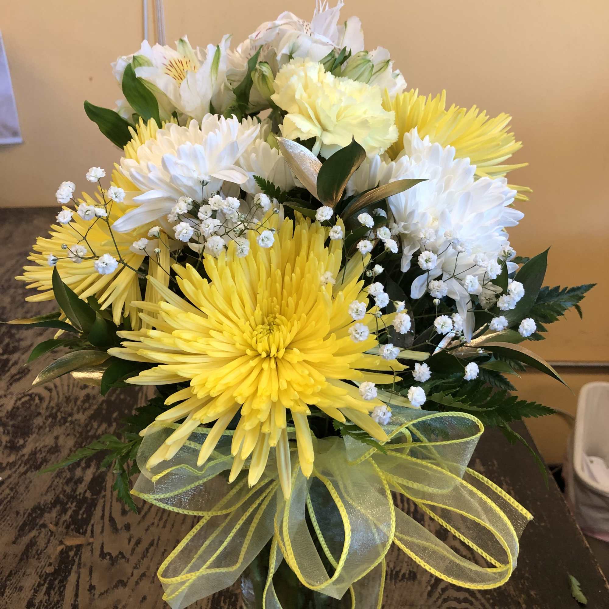 NOTE: NO ROSES ARE INCLUDED IN THIS ARRANGEMENT 
ITS ABOUT 12 INCHES