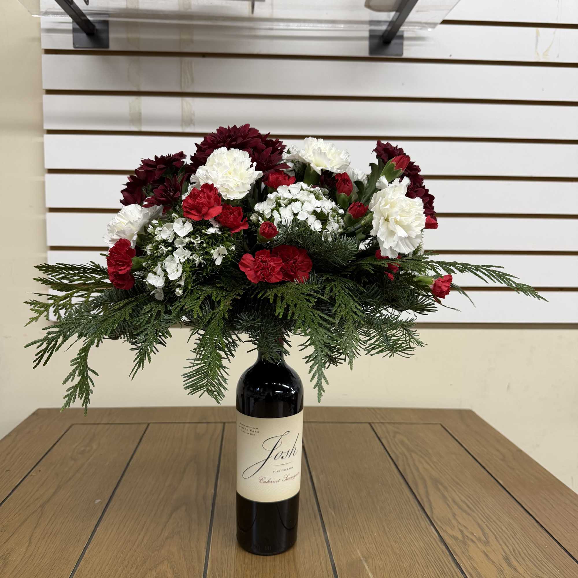 Gift your friends or family a small centerpiece delivered on top of