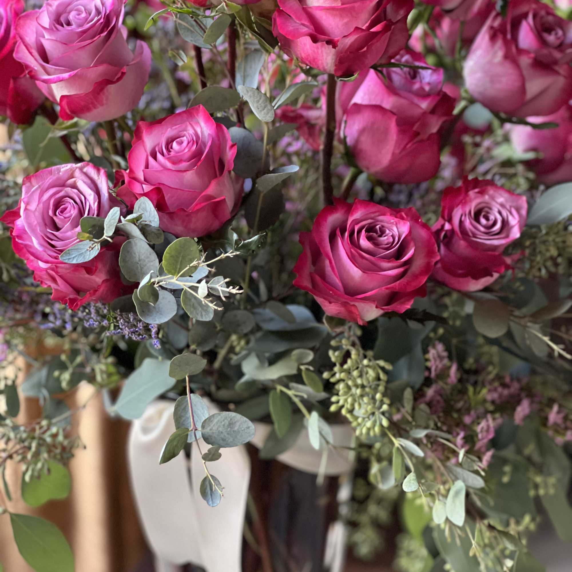 Stunning, elegant and bold! This gathering of 30 long-stem Roses has presence!